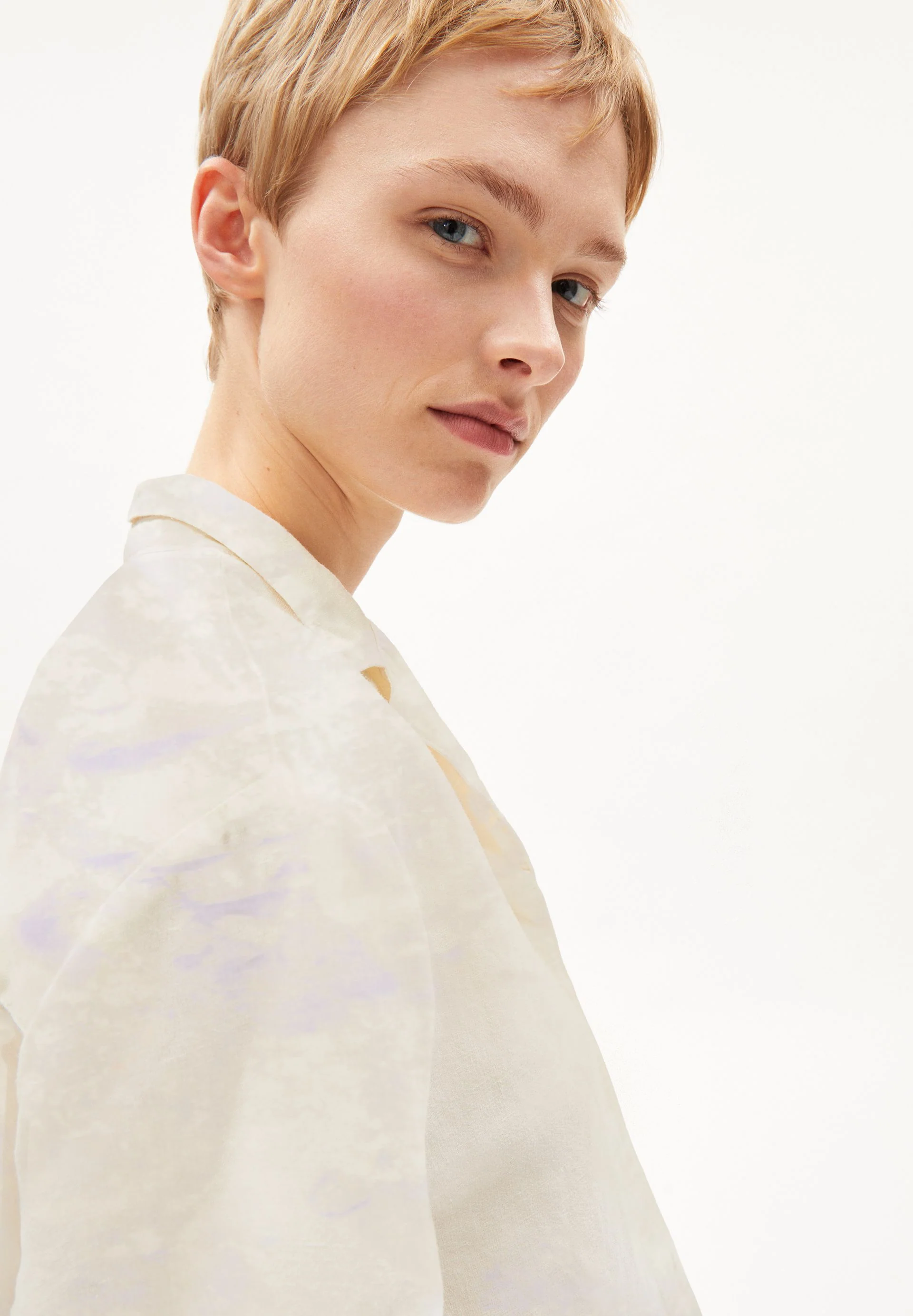 LEAANNE MINERAL | warm blue - Image 3