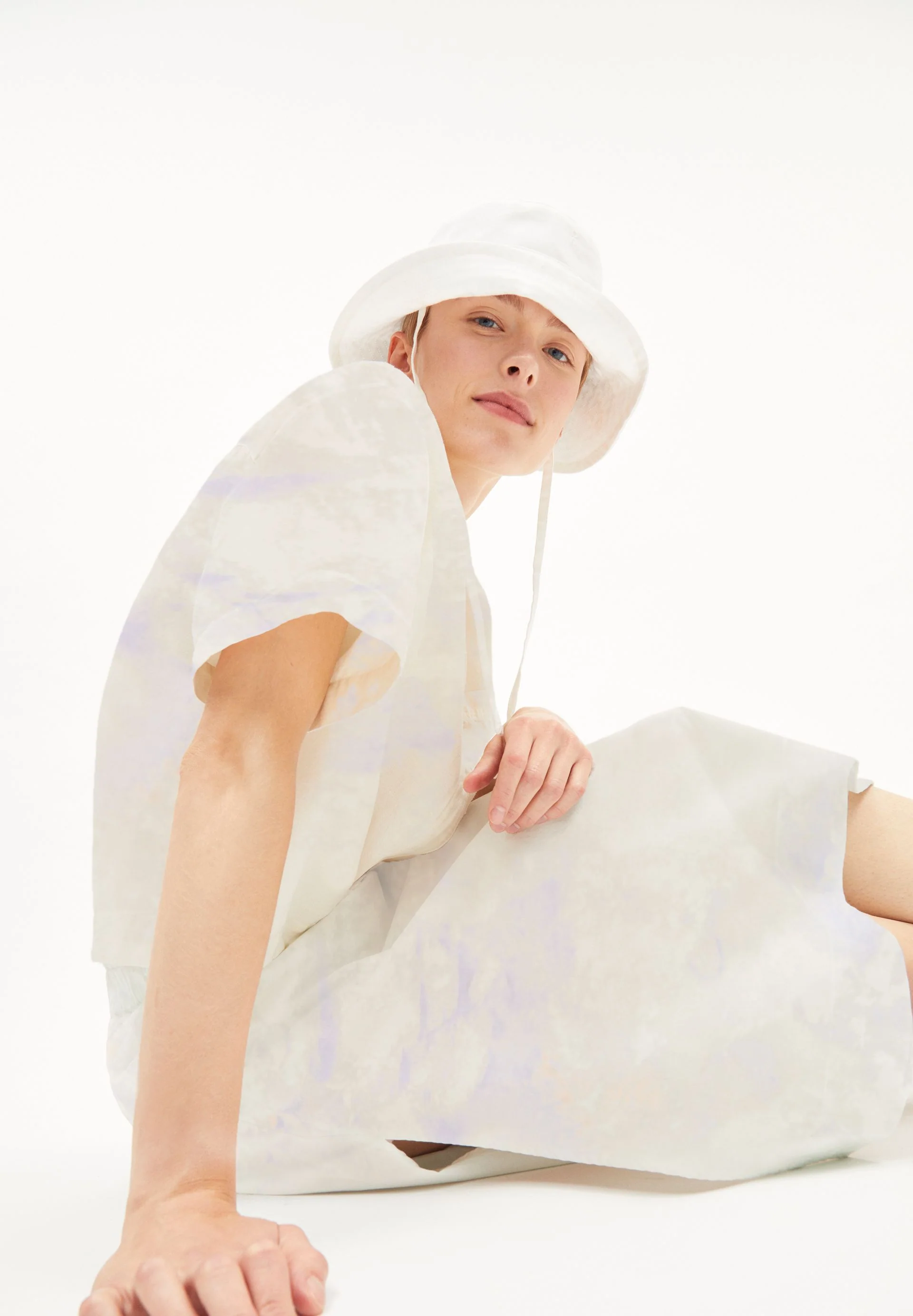LEAANNE MINERAL | warm blue - Image 4