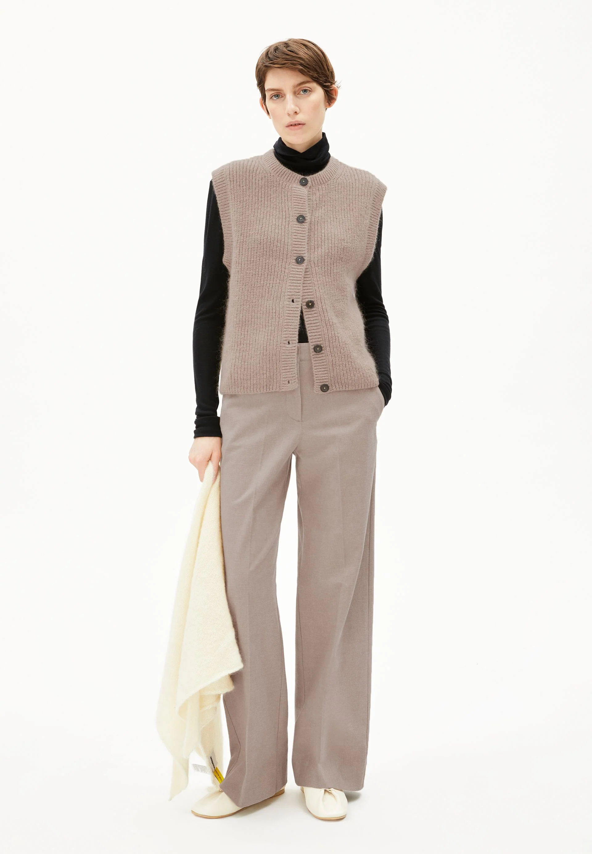 LEANDRAA HANDAAS | pure-walnut cream - Image 5