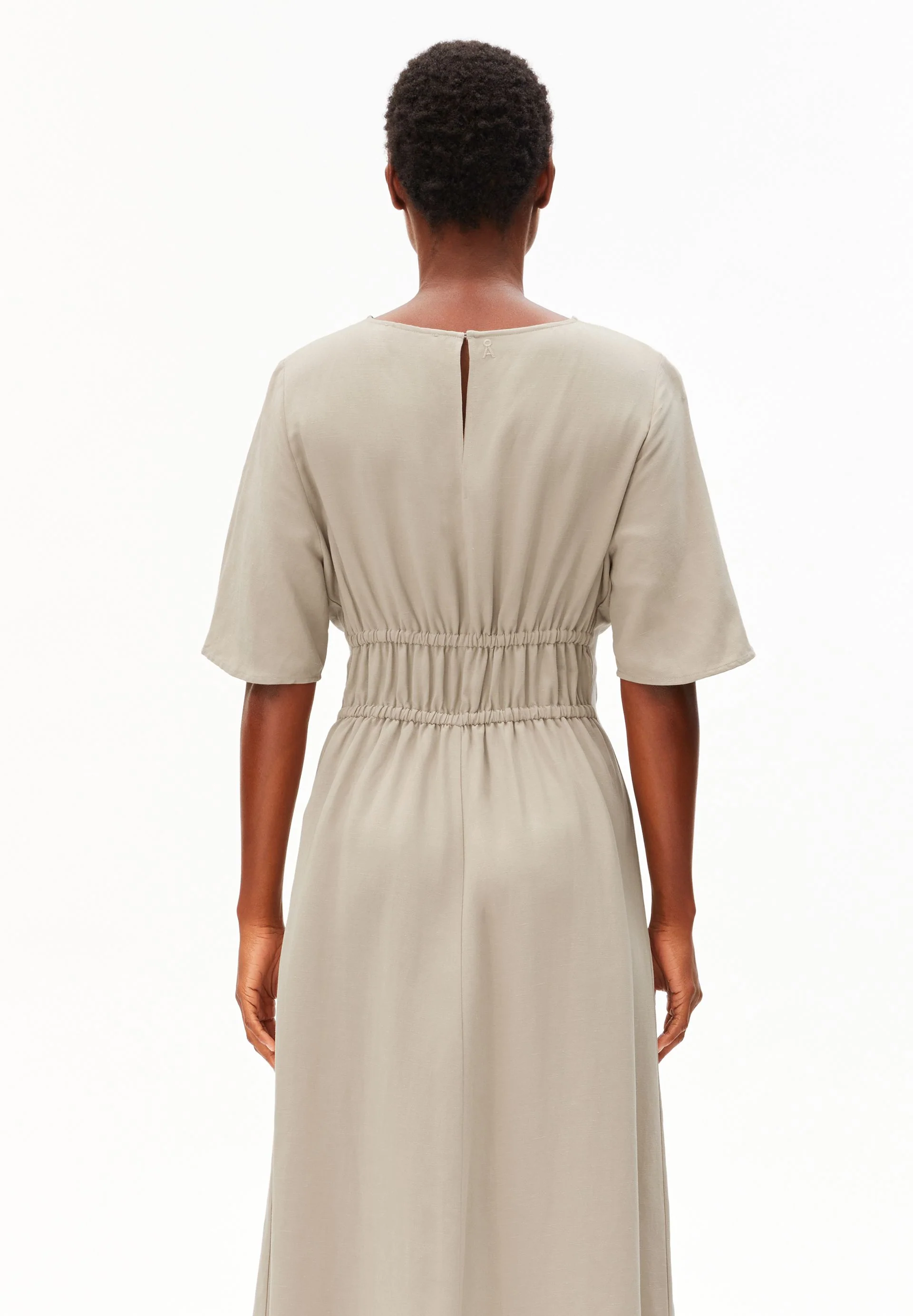 LEINEN-MIX GERAFFTES KLEID | sandstone - Image 2