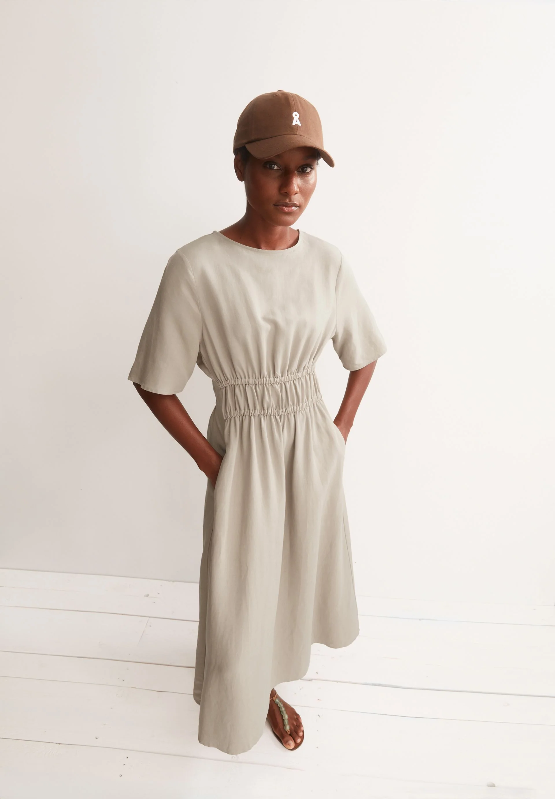 LEINEN-MIX GERAFFTES KLEID | sandstone - Image 4