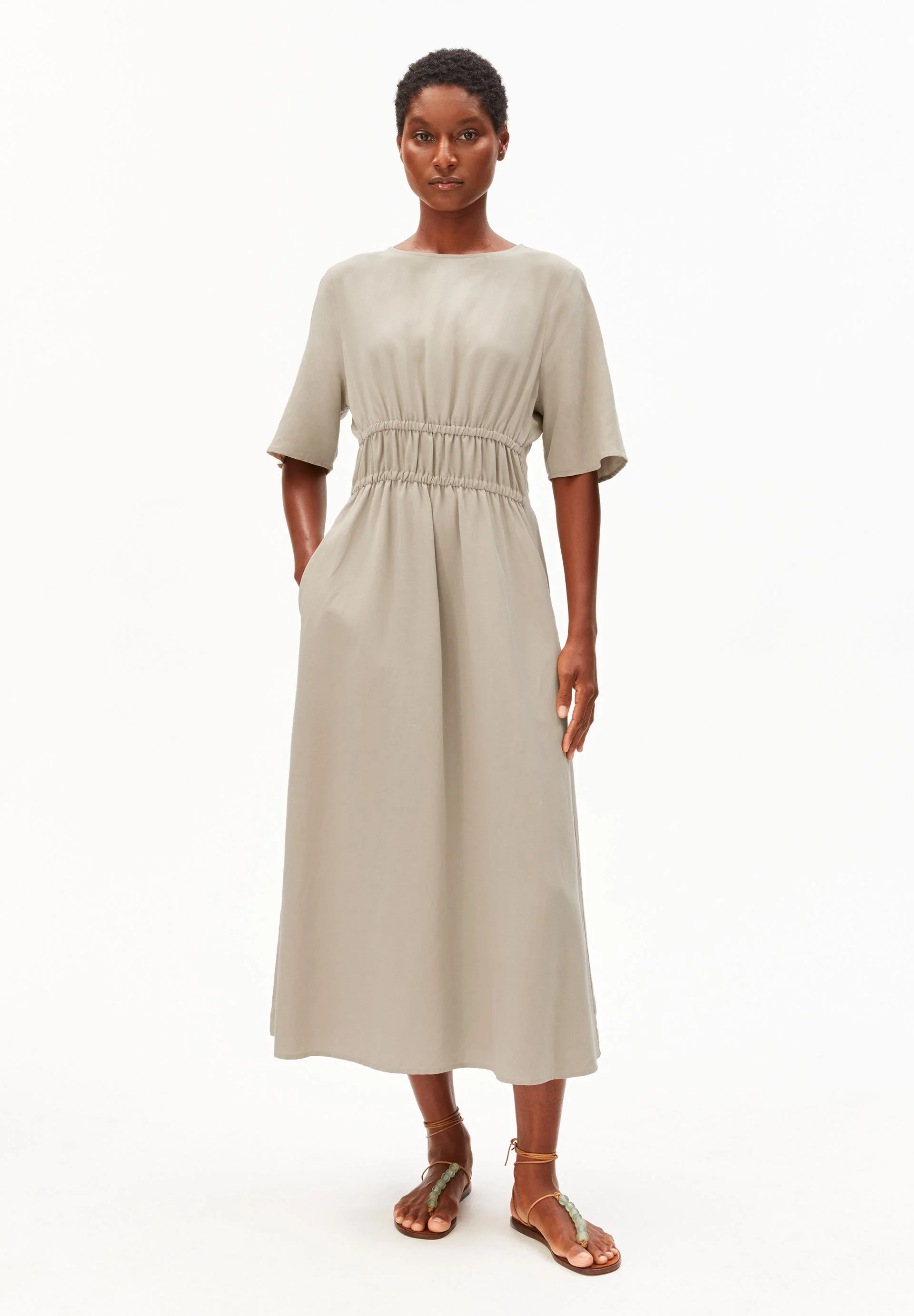LEINEN-MIX GERAFFTES KLEID | sandstone - Image 5