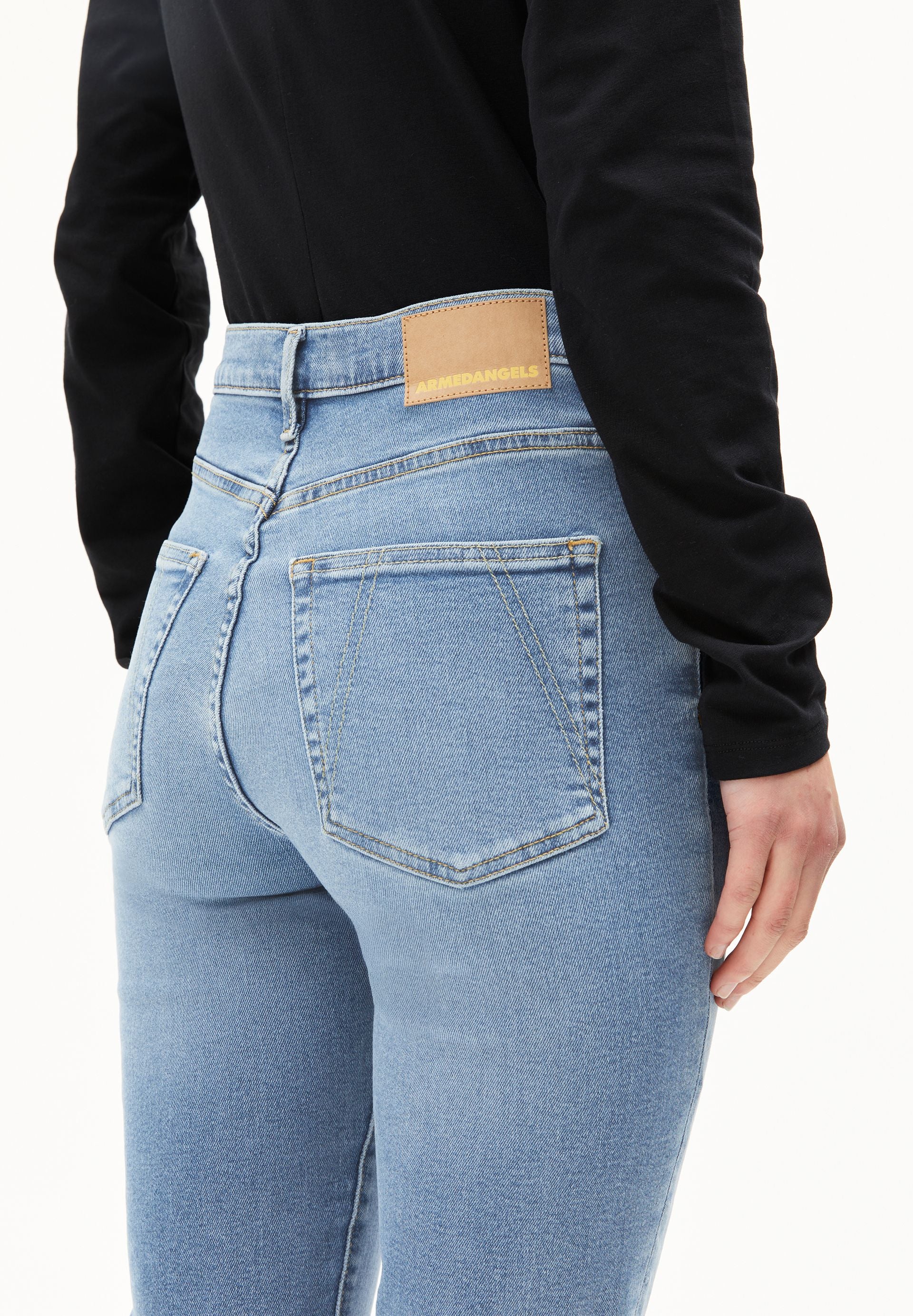 LEJAANI HIGH WAIST SLIM JEANS | dove - Image 3