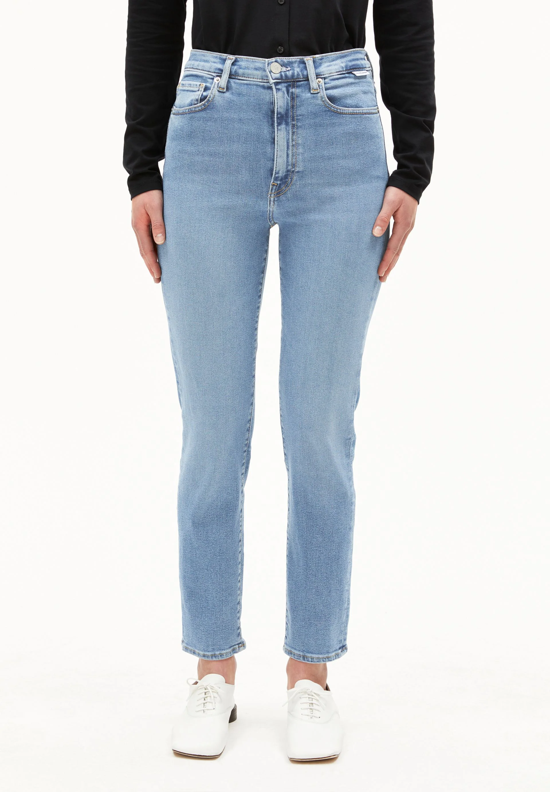 LEJAANI HIGH WAIST SLIM JEANS | dove - Image 4