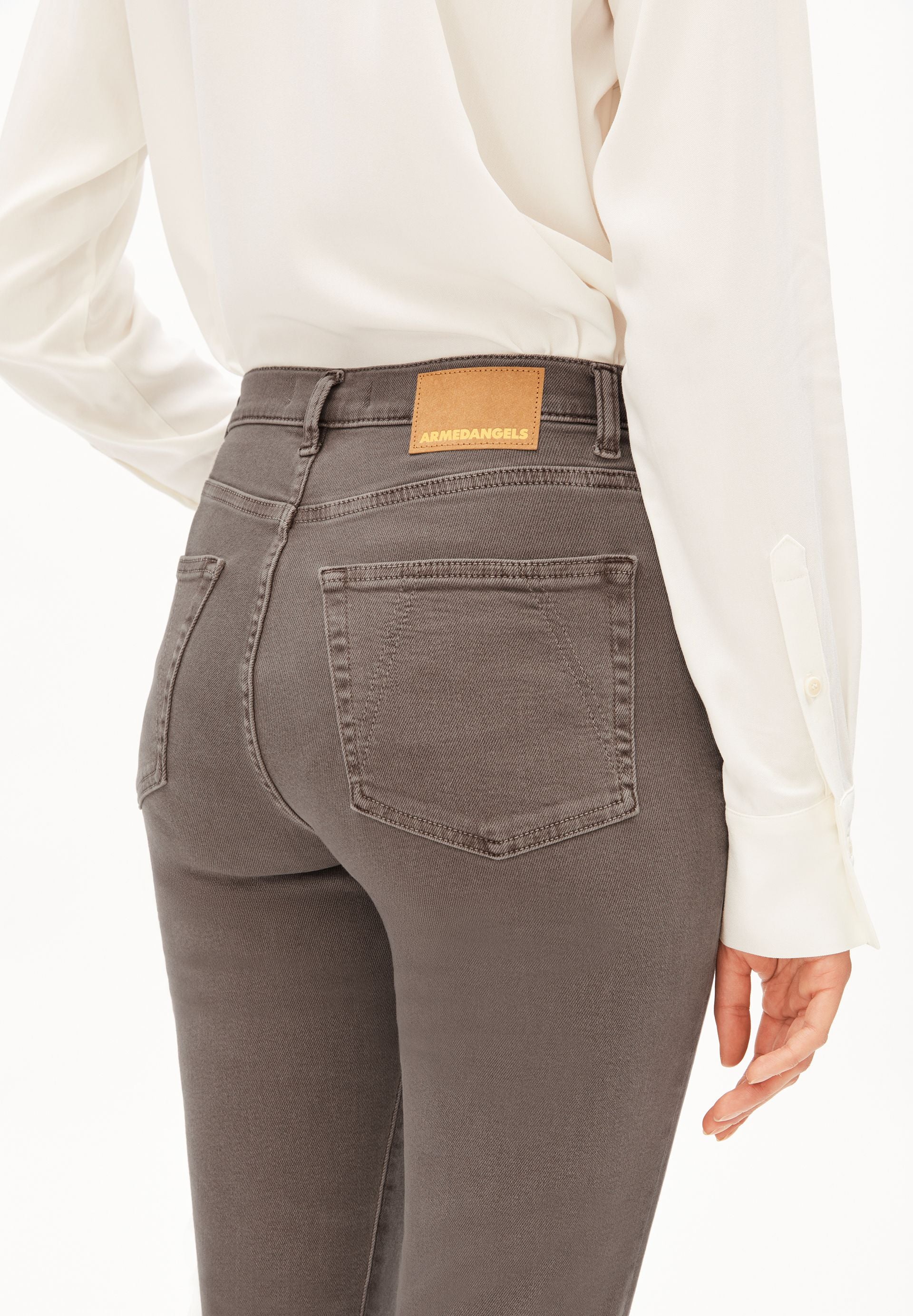 LEJAANI HIGH WAIST SLIM JEANS | walnut cream - Image 3