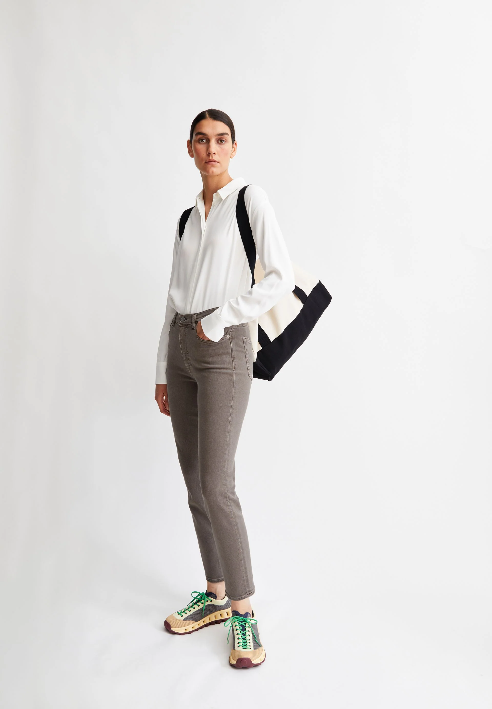 LEJAANI HIGH WAIST SLIM JEANS | walnut cream - Image 4