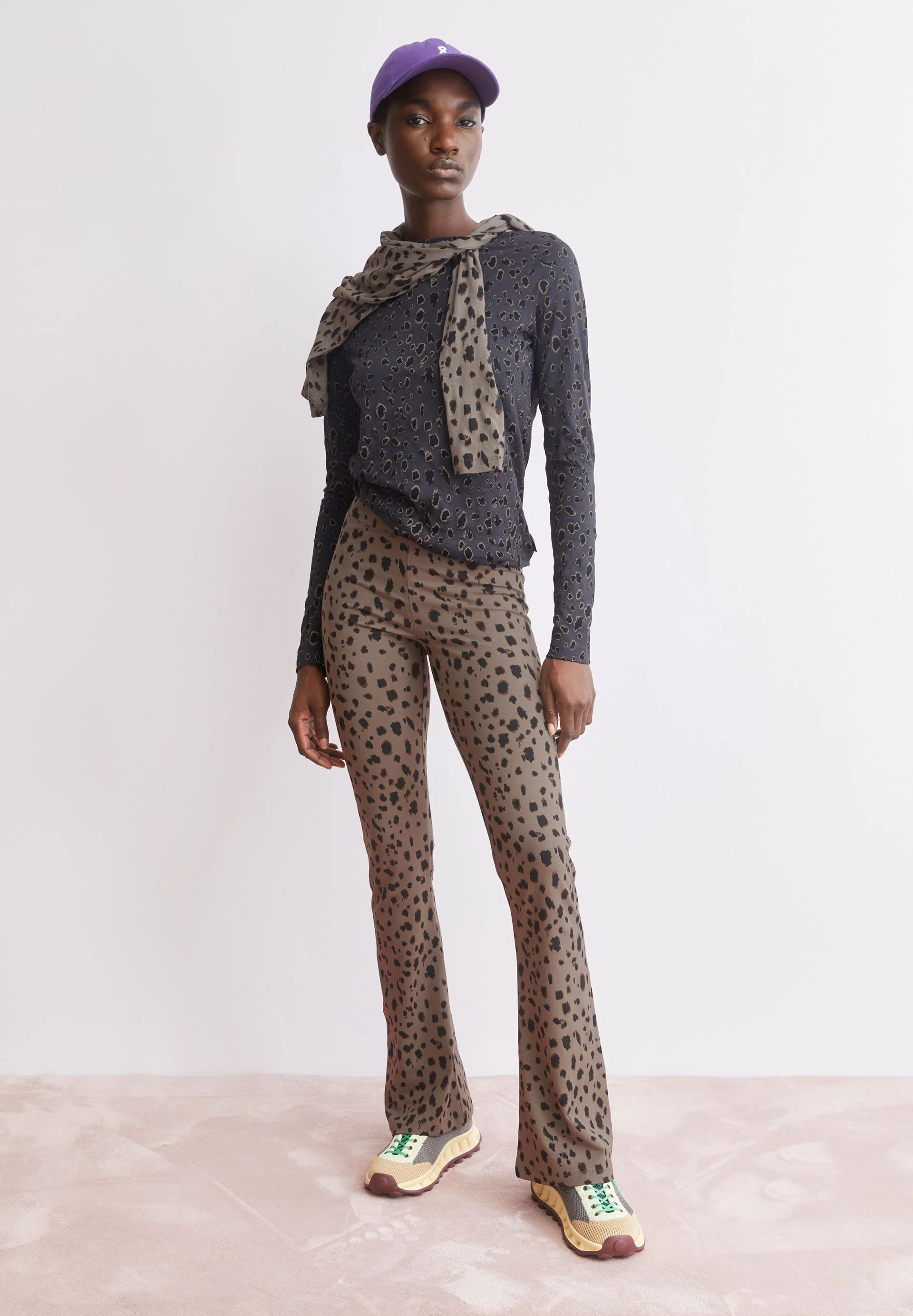 LEO REHMAA LEGGINGS | walnut cream - Image 4