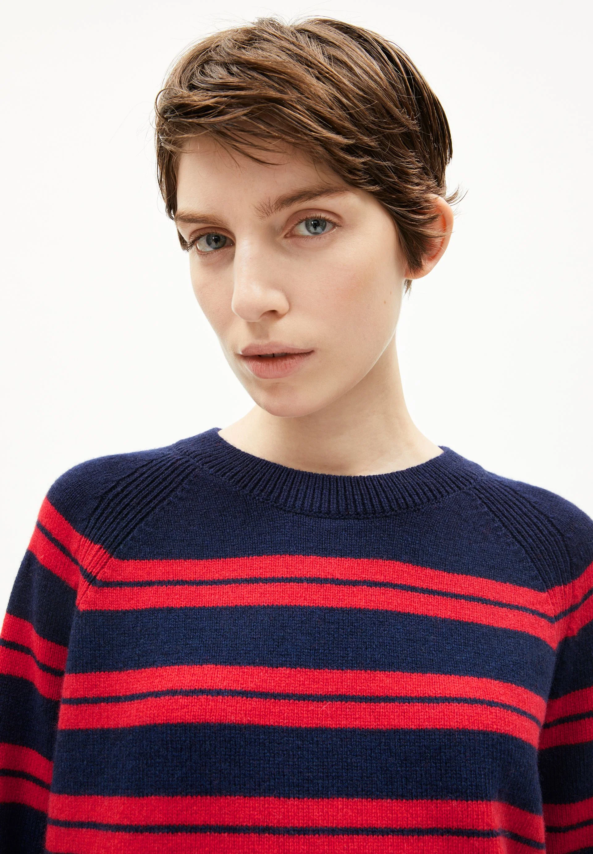 LILIRIAA FINE STRIPES STRICKPULLOVER | tinted navy-candy apple - Image 3