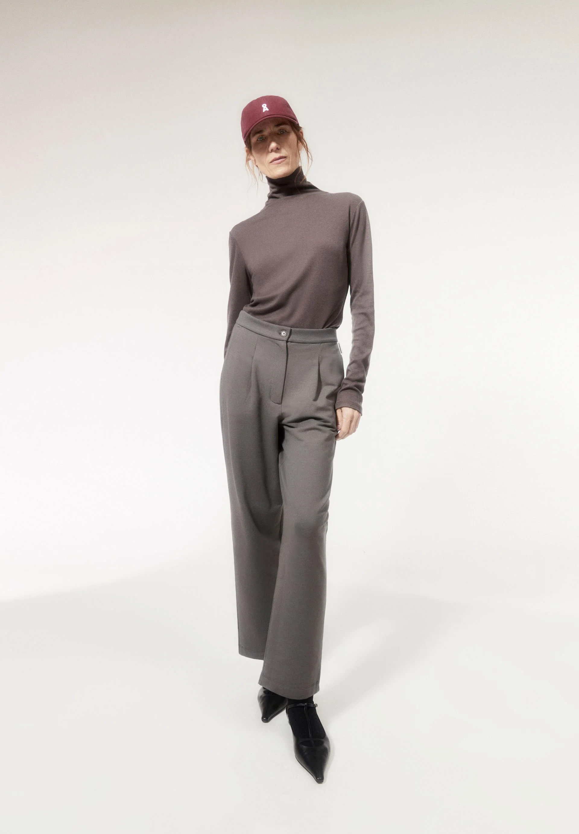 LIRAA LOU | iron cast - Image 4