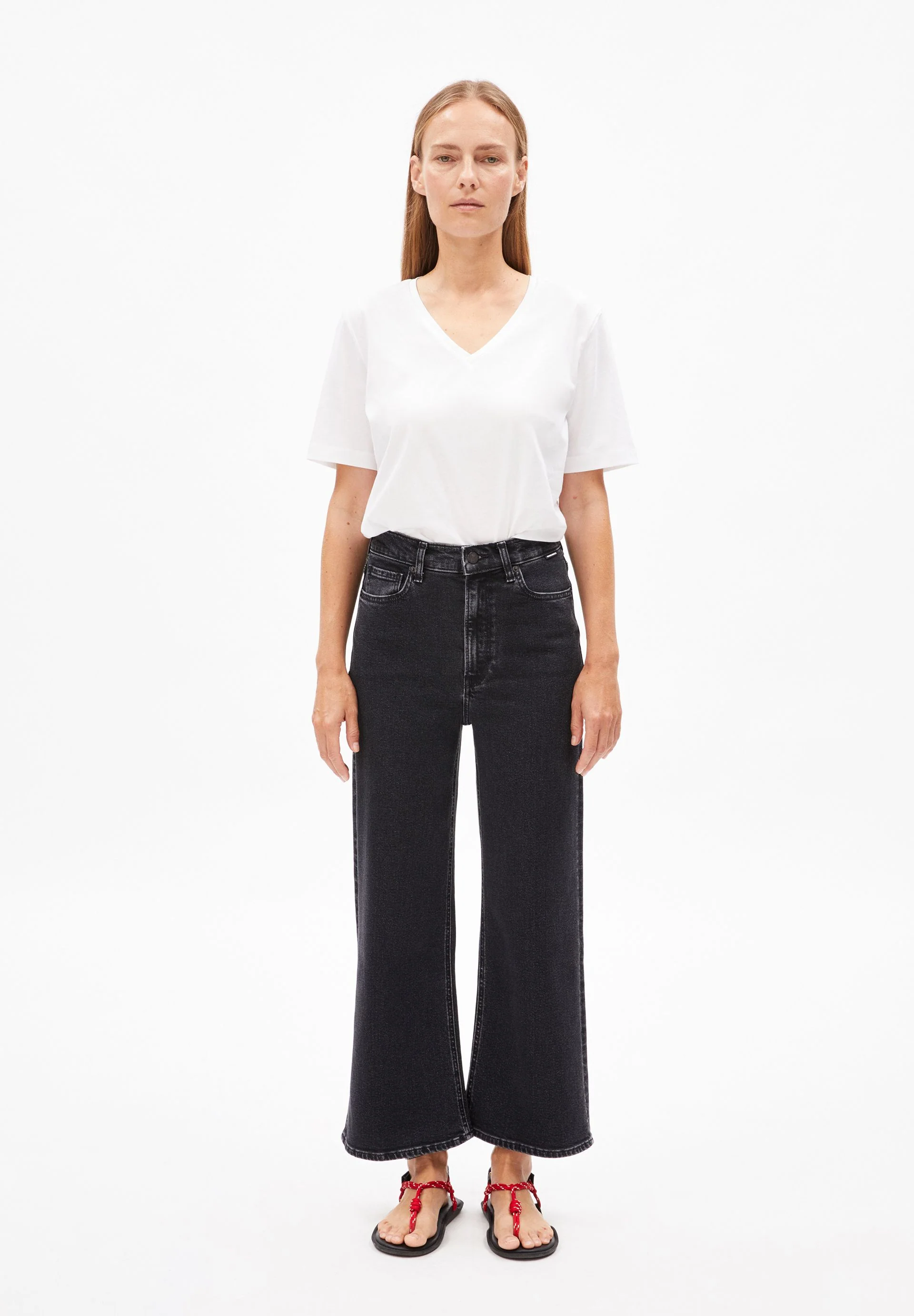 LUALAA V-NECK | white - Image 5
