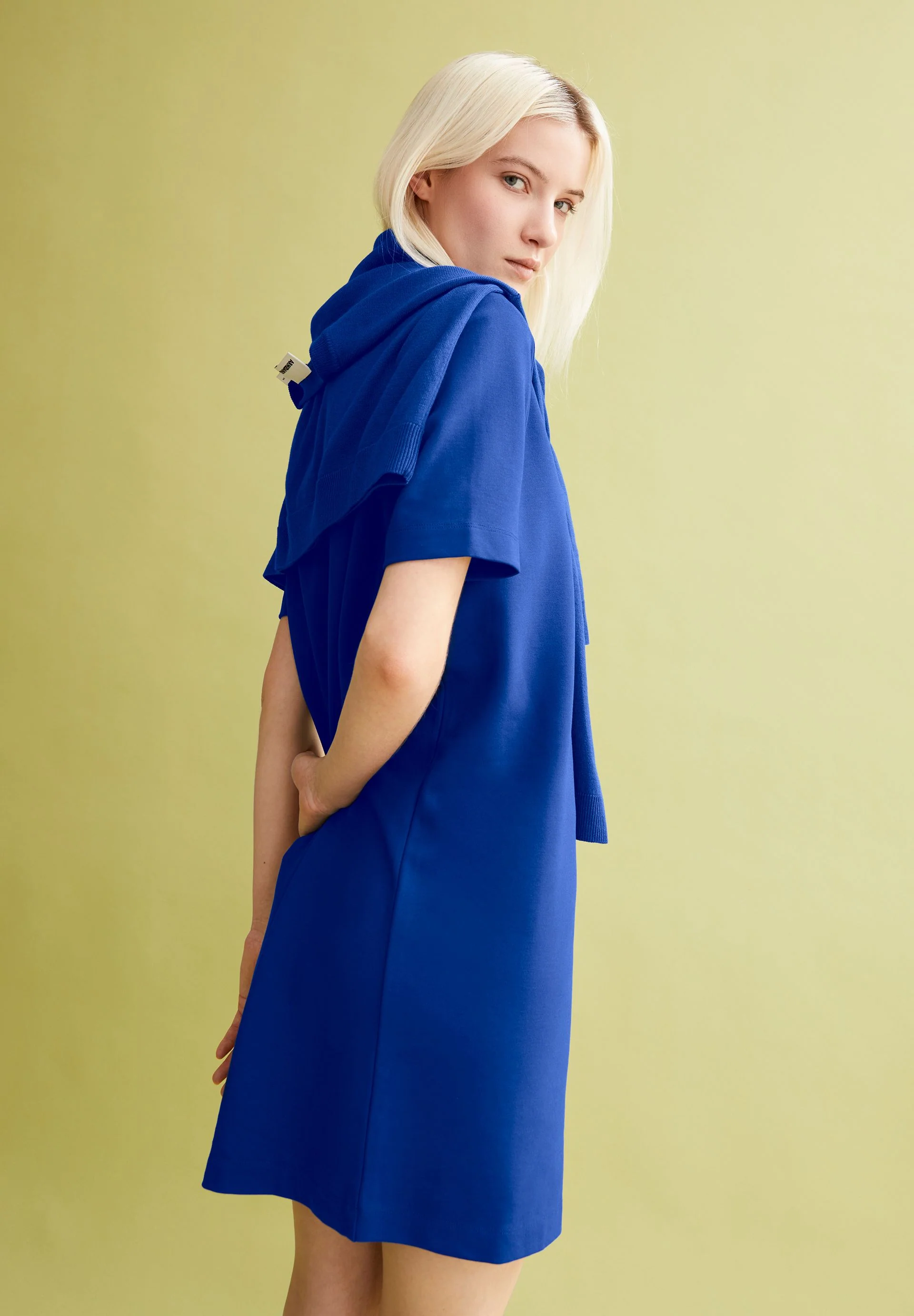 MAARILIANA KLEID | lapis blue - Image 4