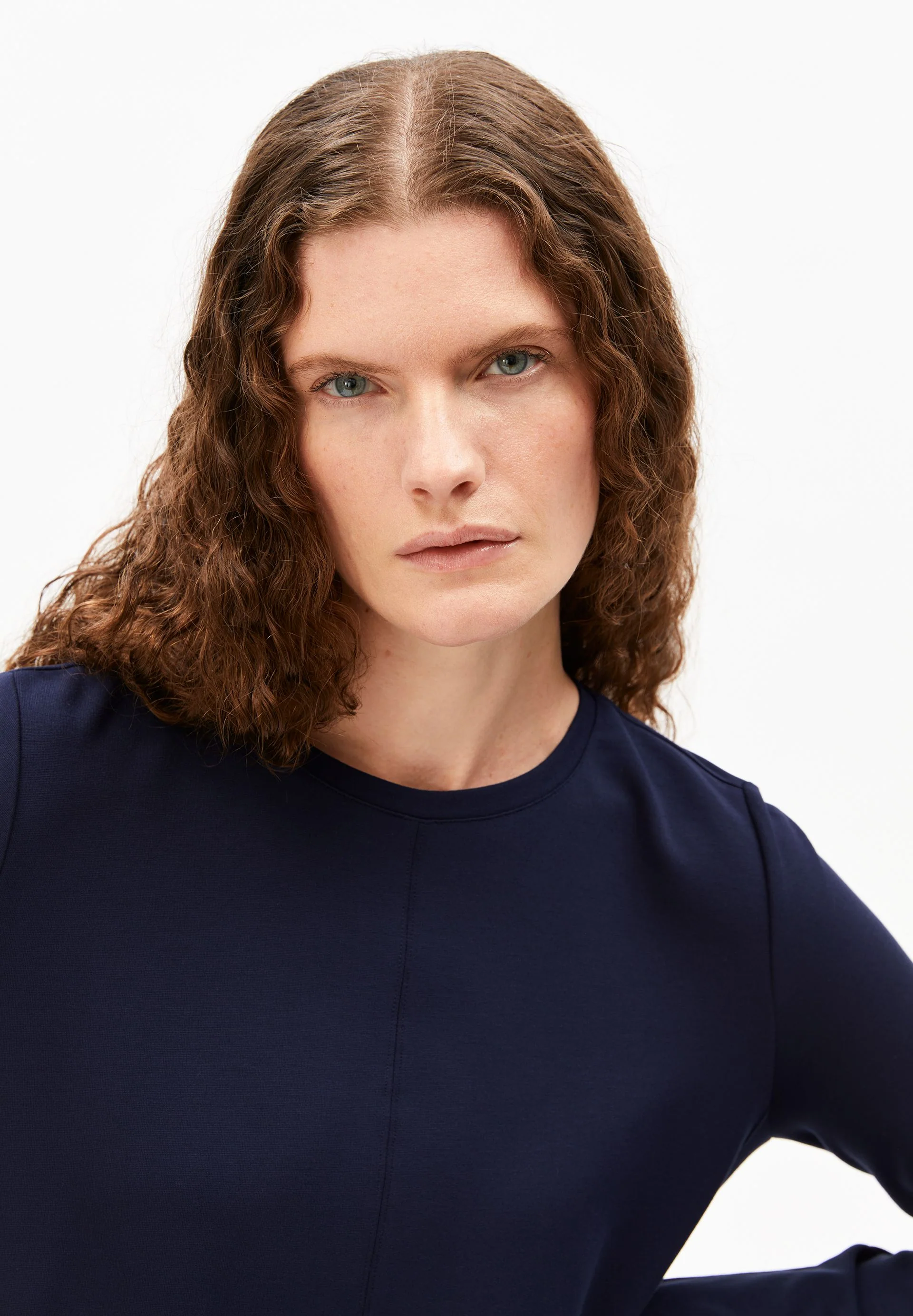 MAARILIANA LANGÄRMLIGES JERSEYKLEID | tinted navy - Image 3