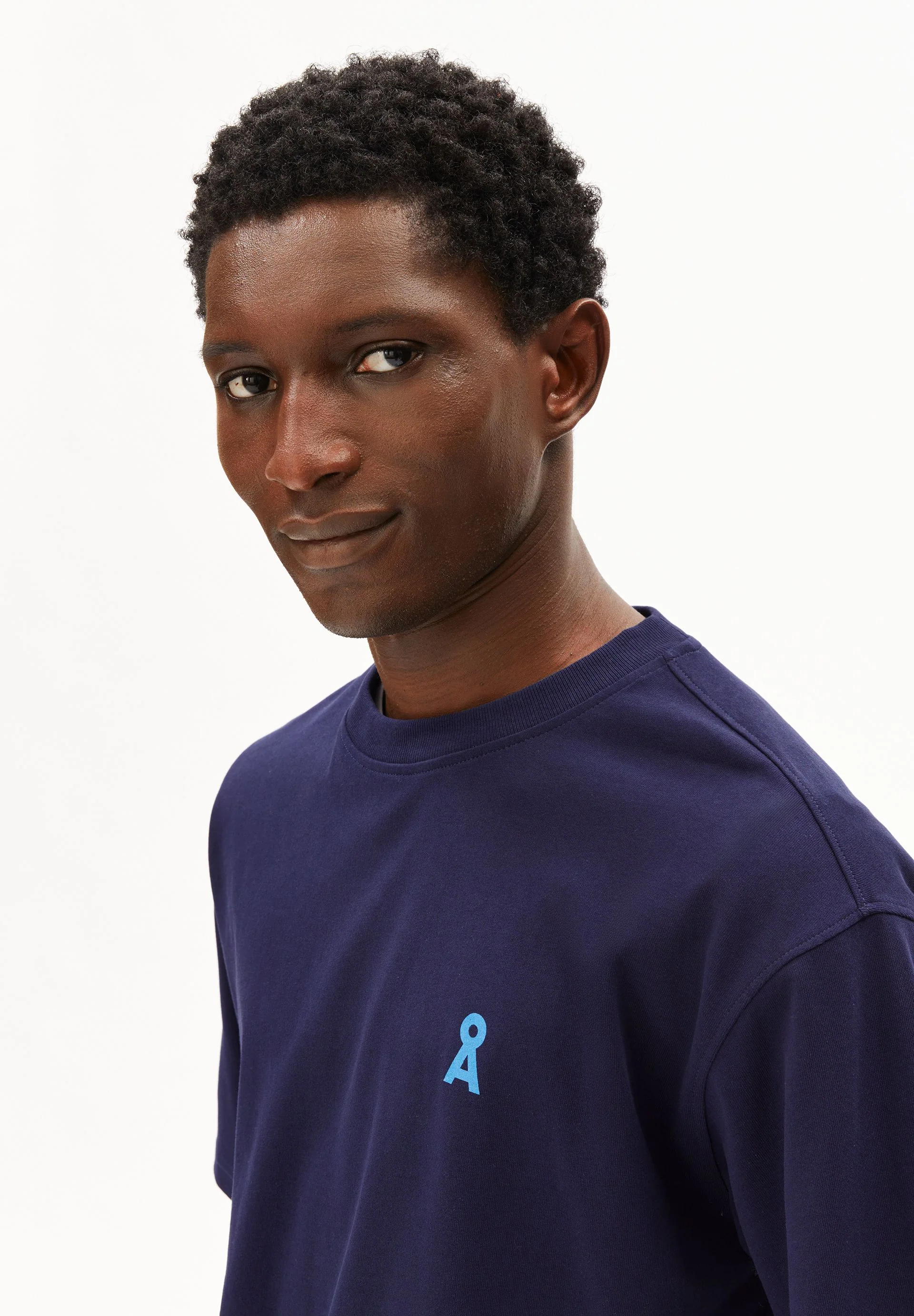 MAARKOS  DETOX T-SHIRT | tinted navy - Image 3