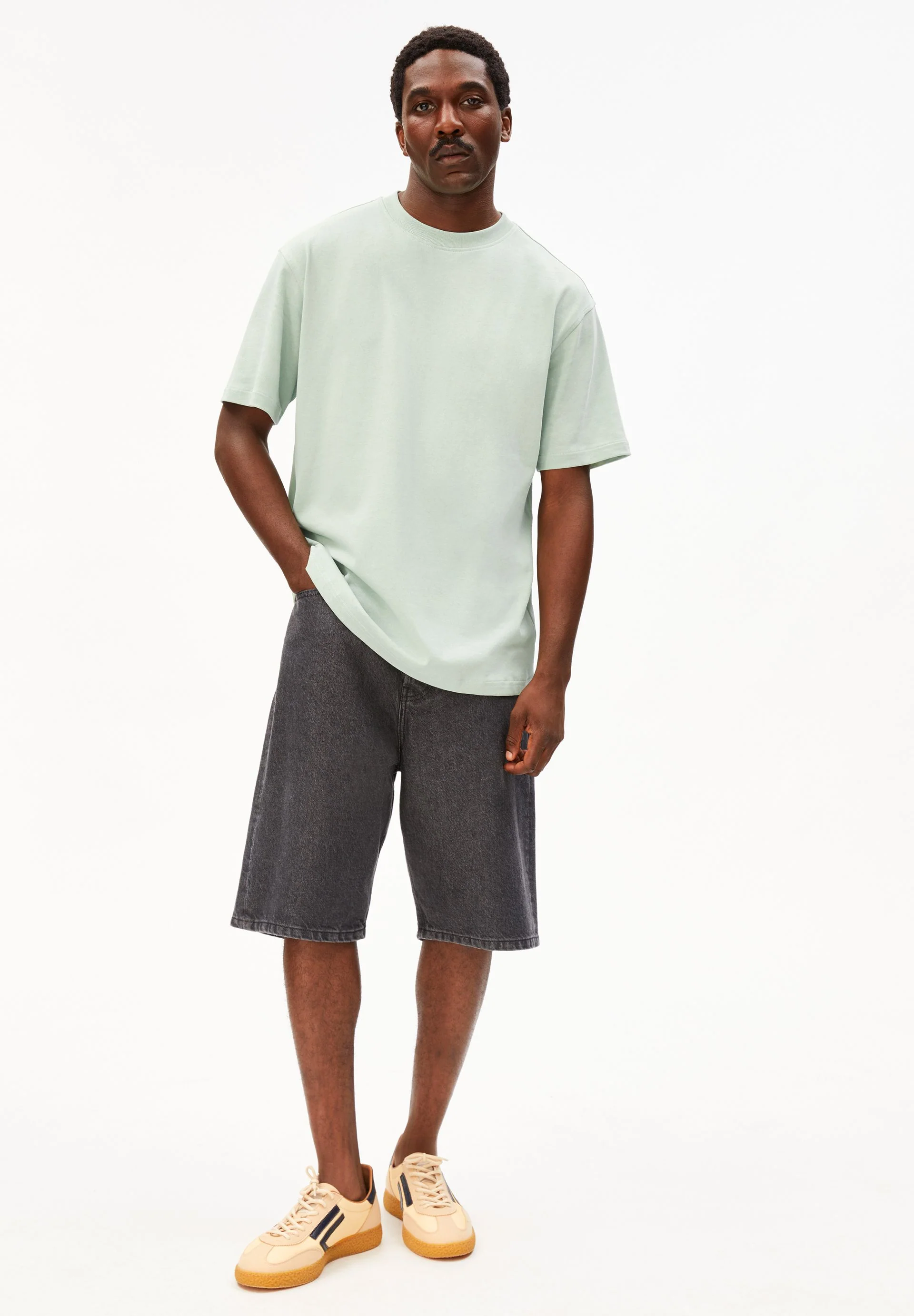 MAARKOS HEAVY WEIGHT T-SHIRT | foam - Image 5