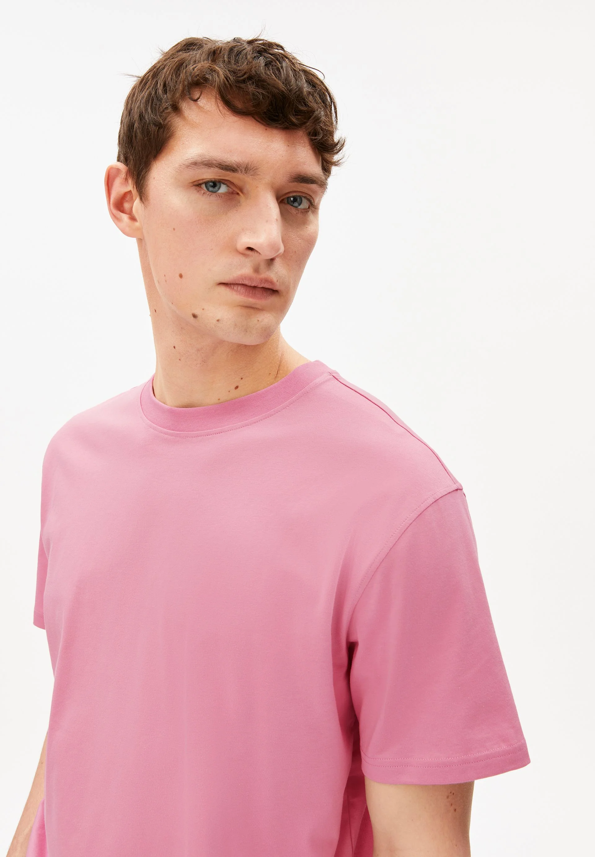 MAARKOS MID WEIGHT T-SHIRT | washed berry - Image 3