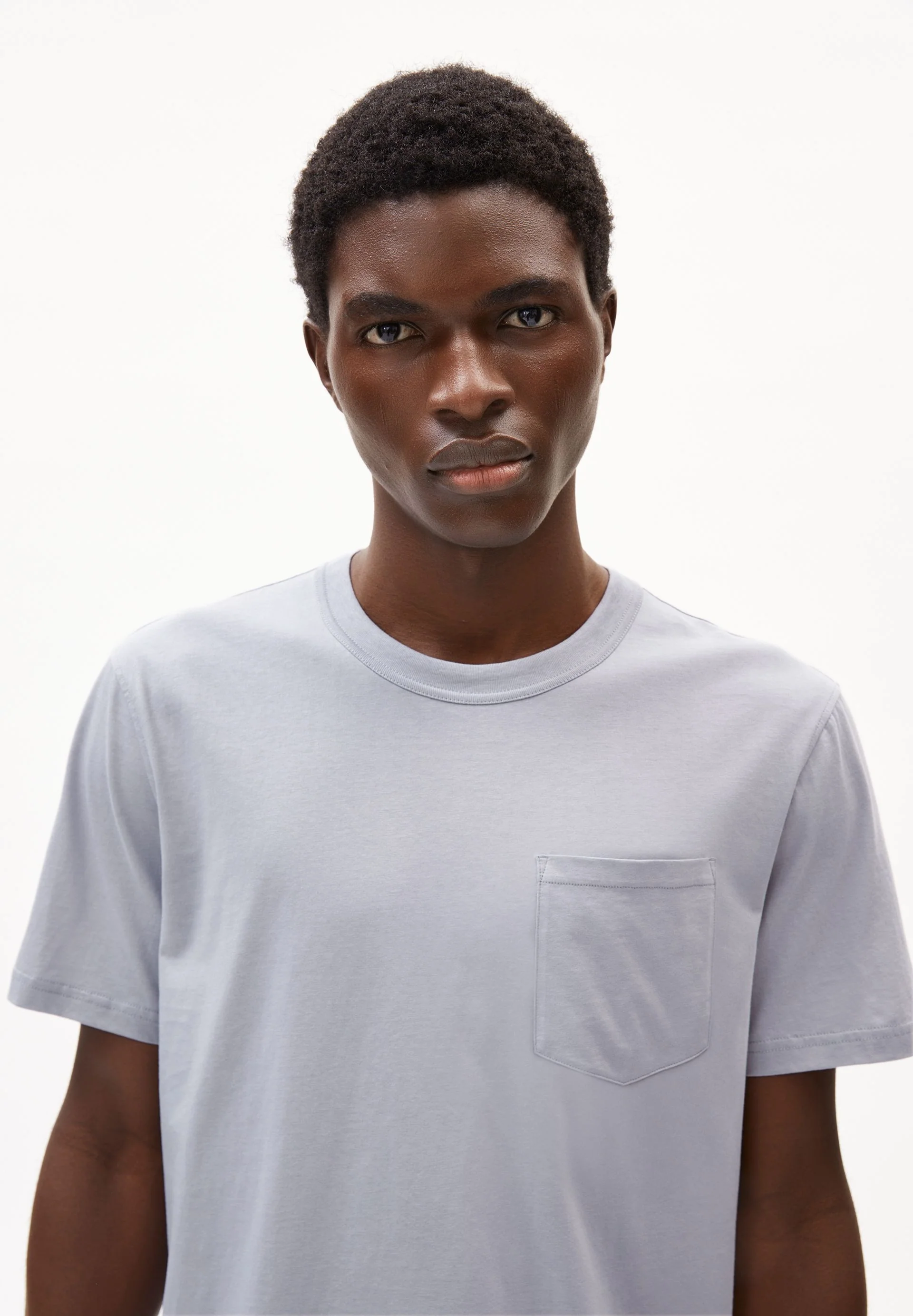 MAARKOS POCKET T-SHIRT | misty morning - Image 3