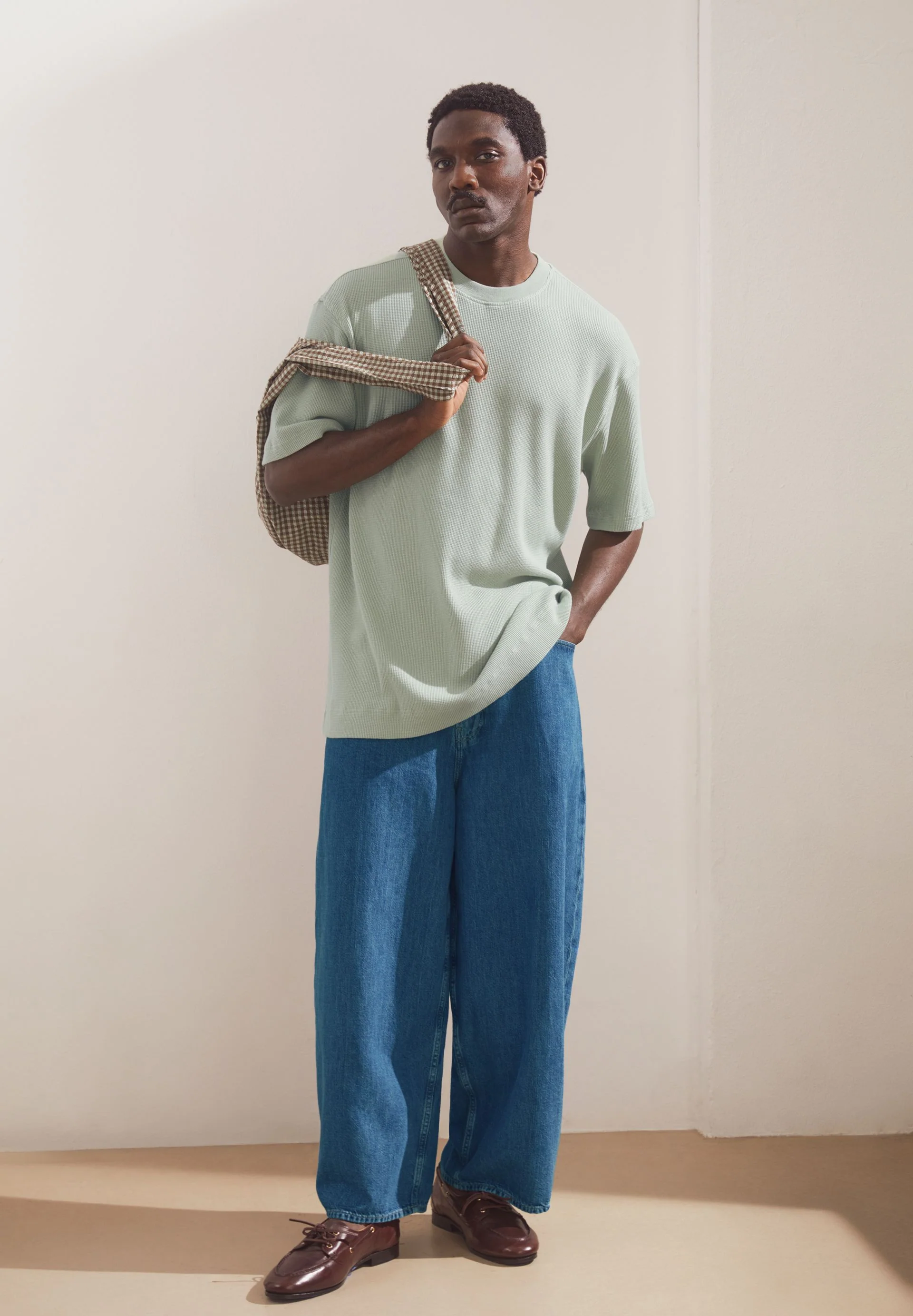 MAARKOS WAFFLE T-SHIRT | foam - Image 4