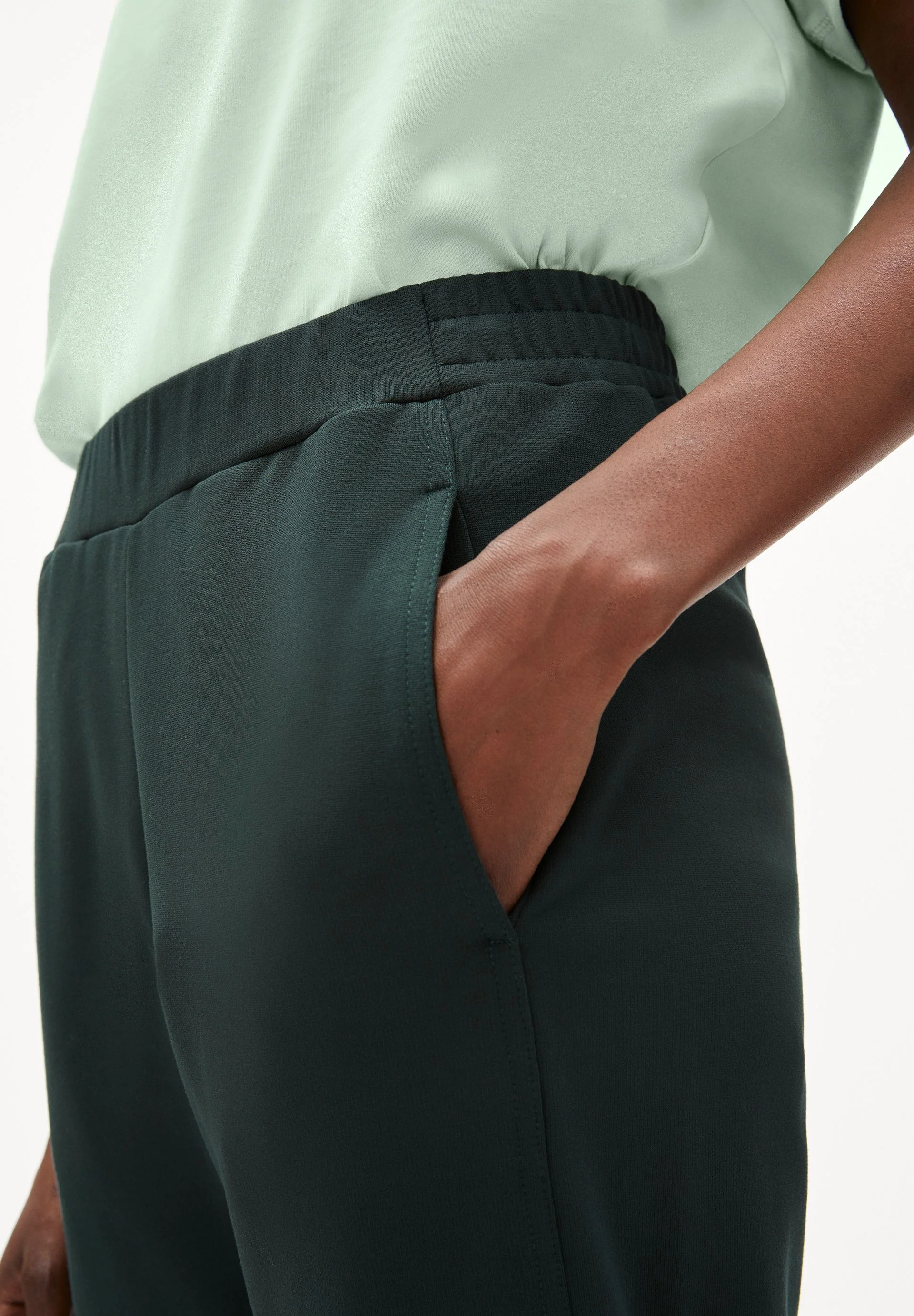 MAGDAALENA JERSEYHOSE | dark scarab - Image 3