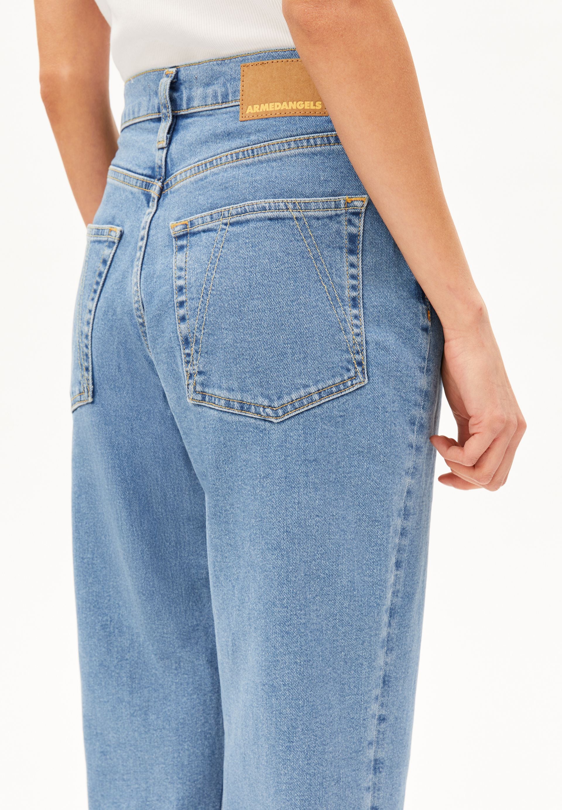 MAIRAA MOM JEANS | europie - Image 3