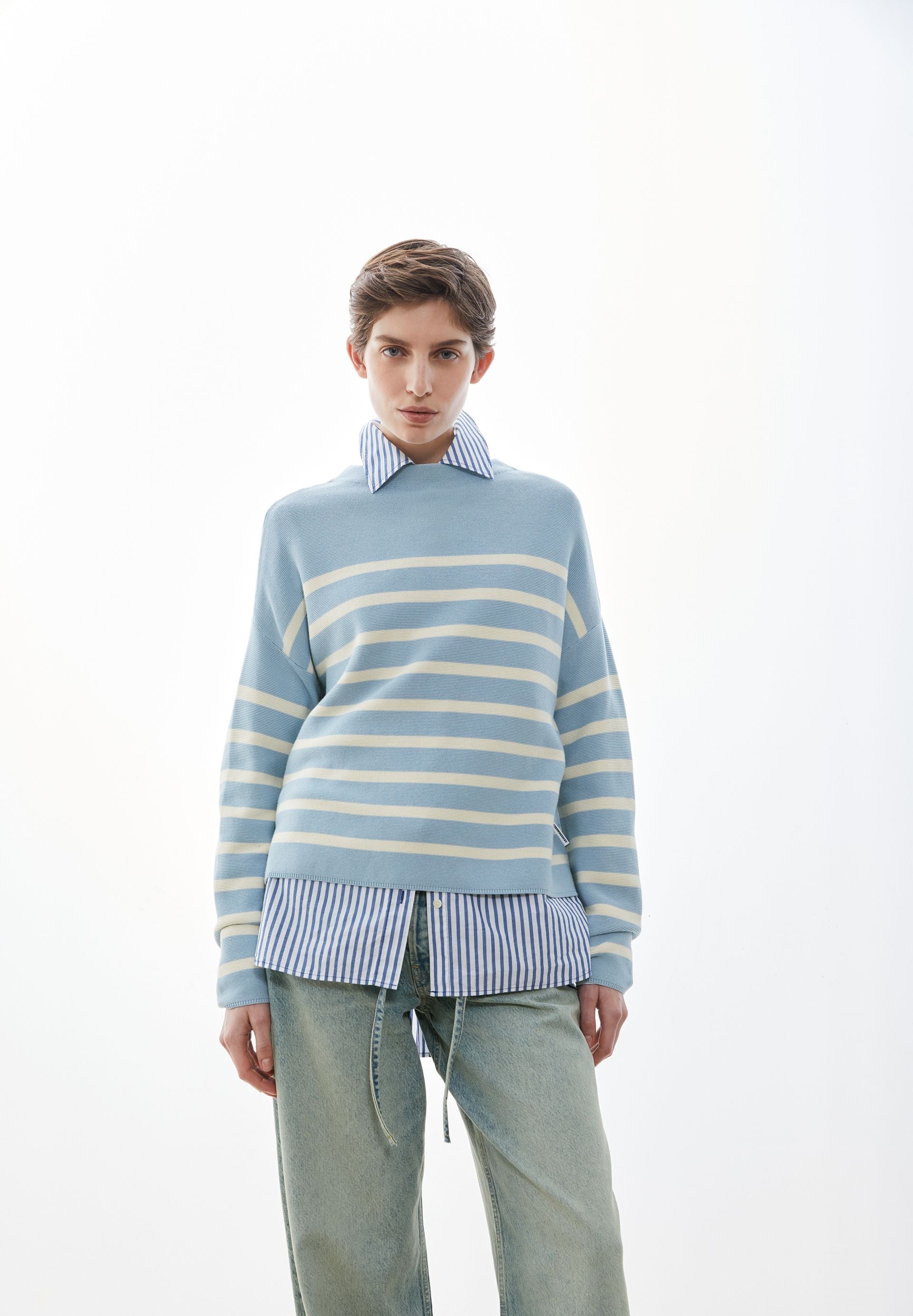 MERINAA GESTREIFTER STRICKPULLOVER | blue glow-oatmilk - Image 4