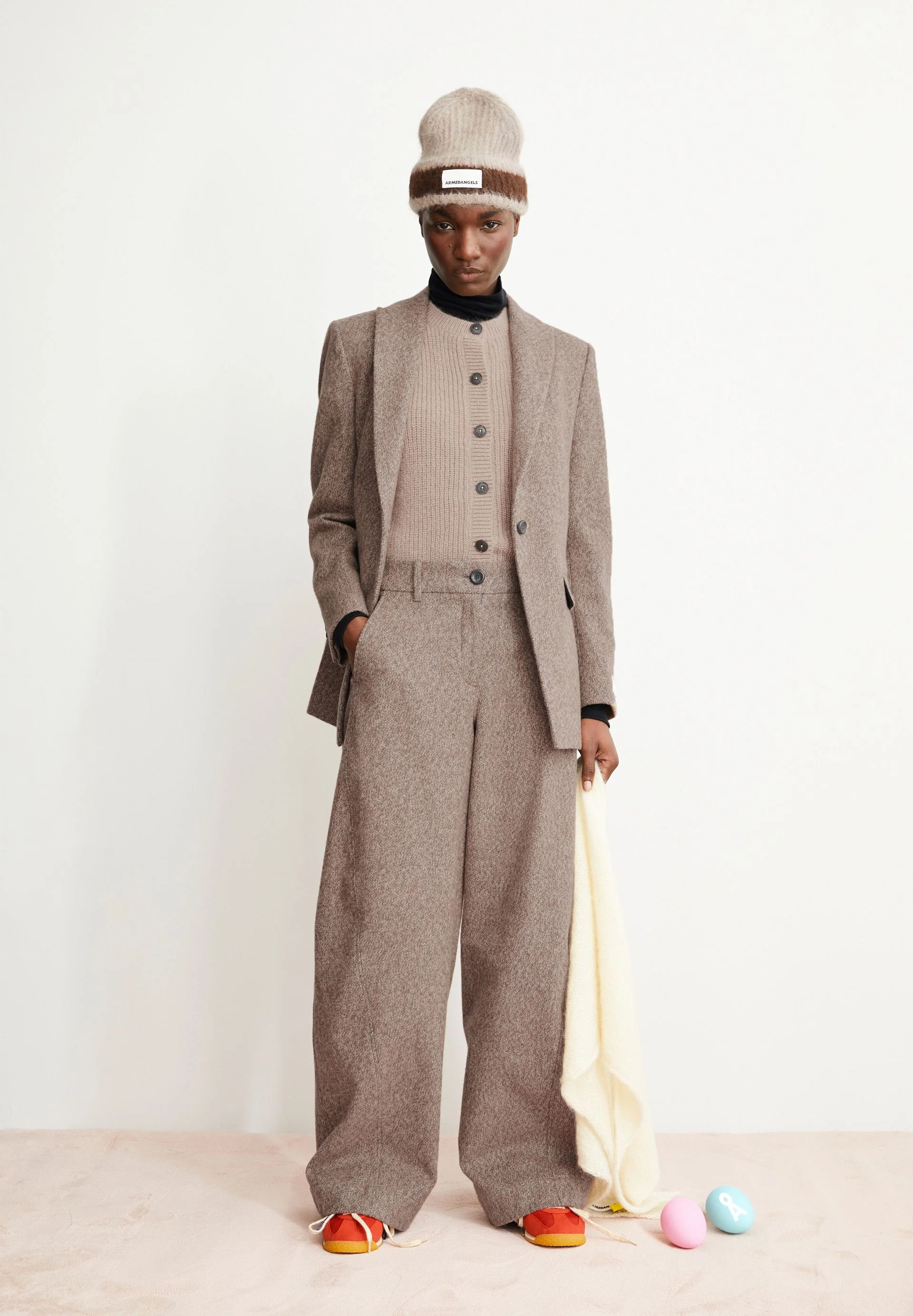 MIKULAA TWEED | pure-walnut cream - Image 6