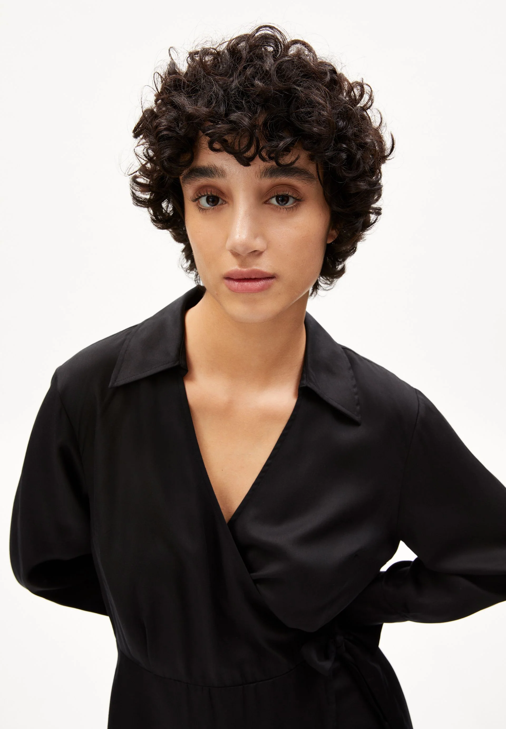 MIRIAA | black black - Image 3