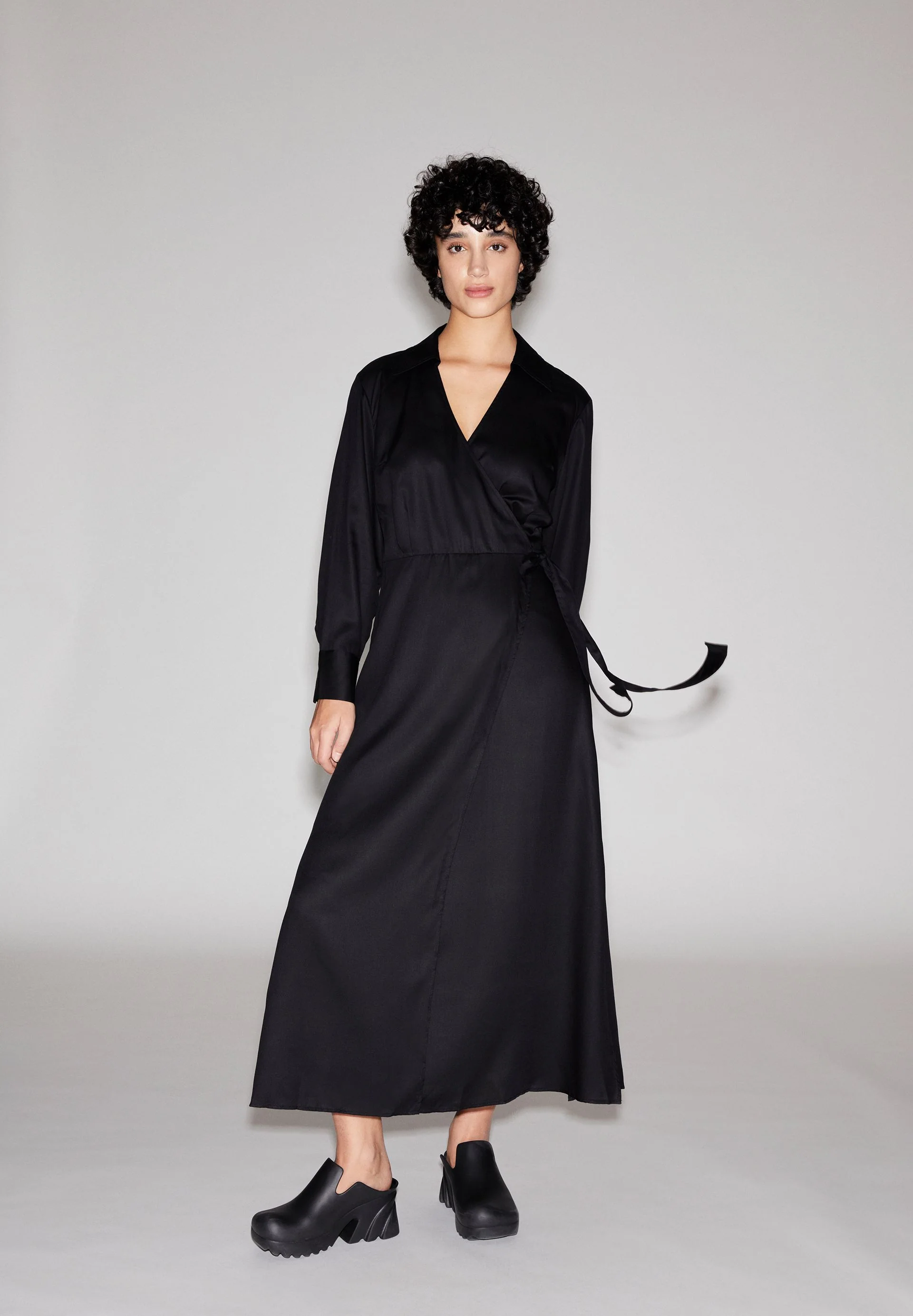 MIRIAA | black black - Image 4