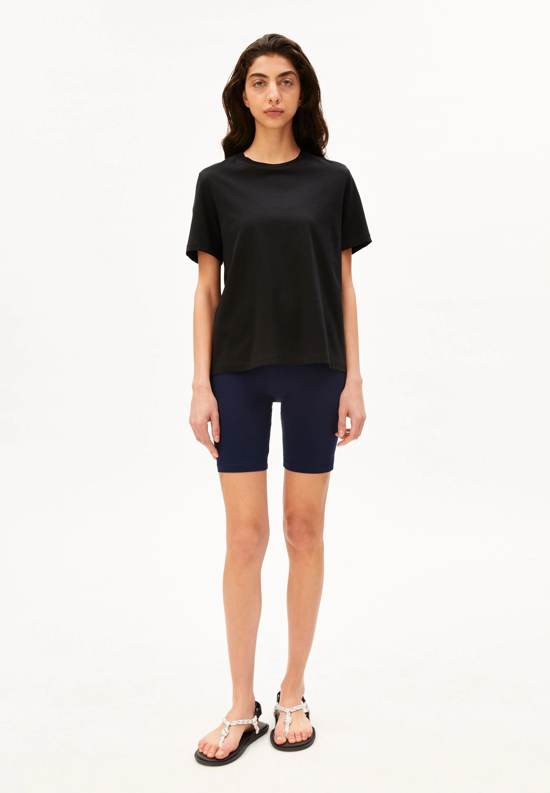 NEDAA LITAA SHORTS | tinted navy - Image 5