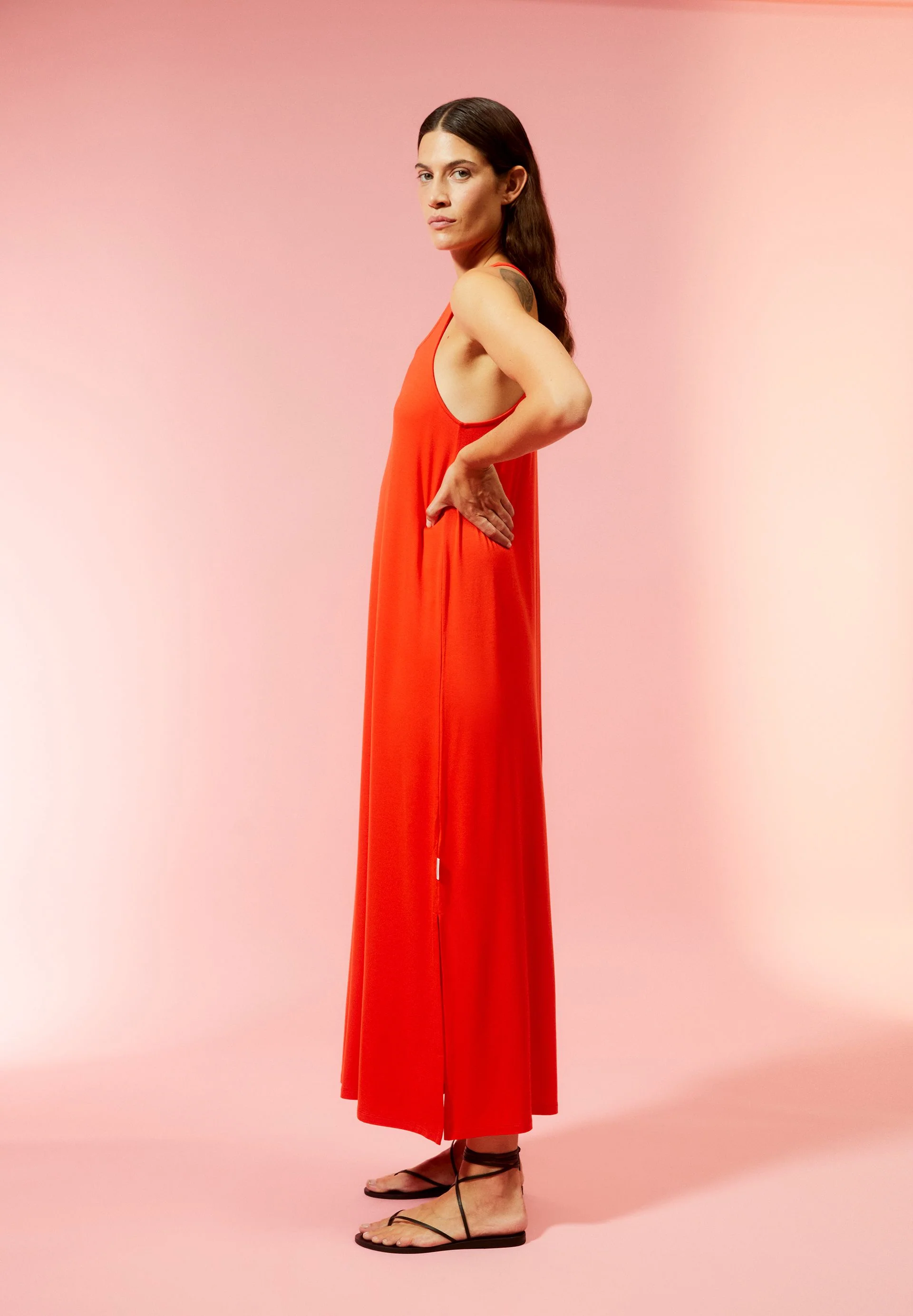 NISAA LITAA | poppy red - Image 4