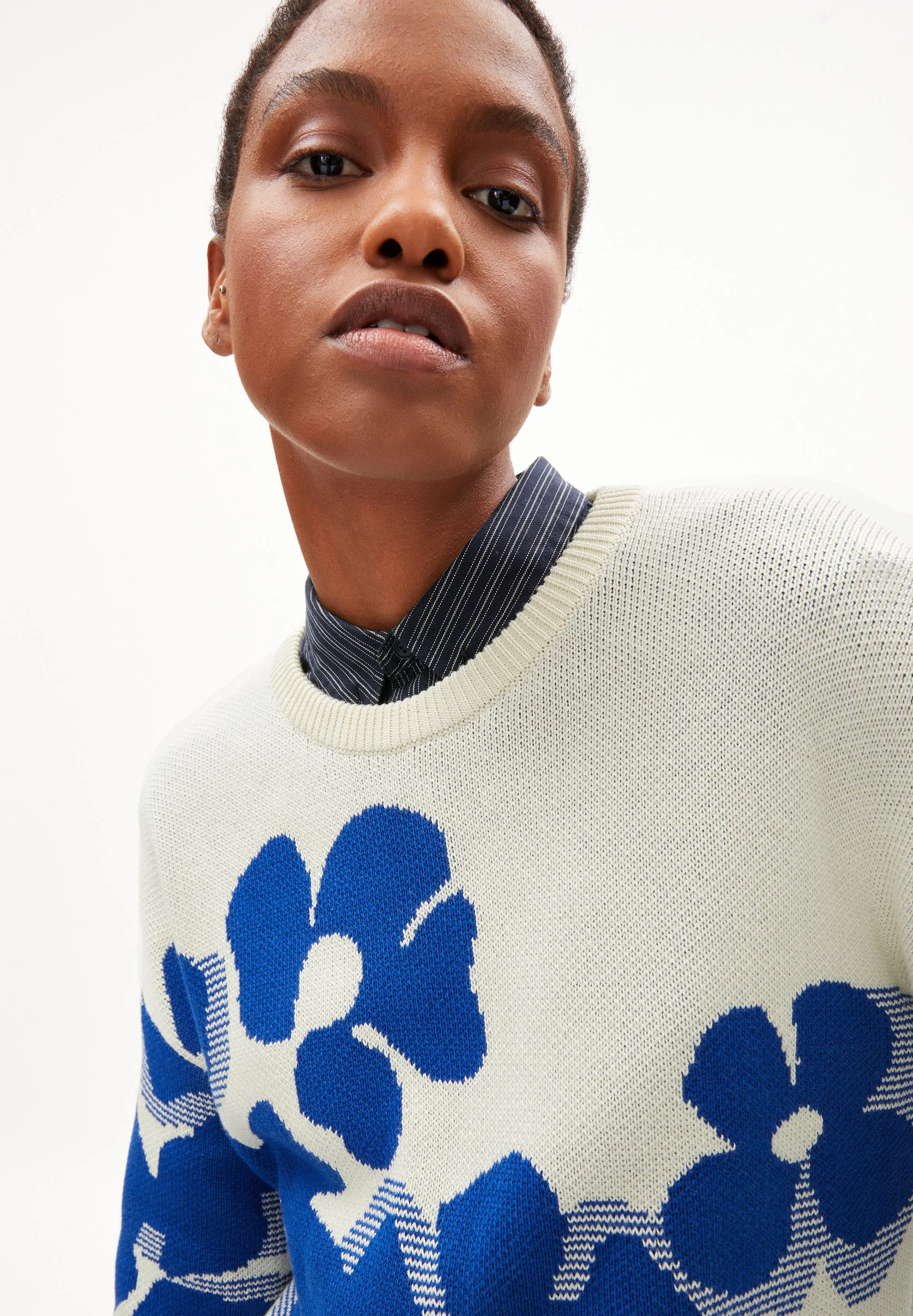 OLESSYAA AQUA FLORAL | oatmilk-dynamo blue - Image 3