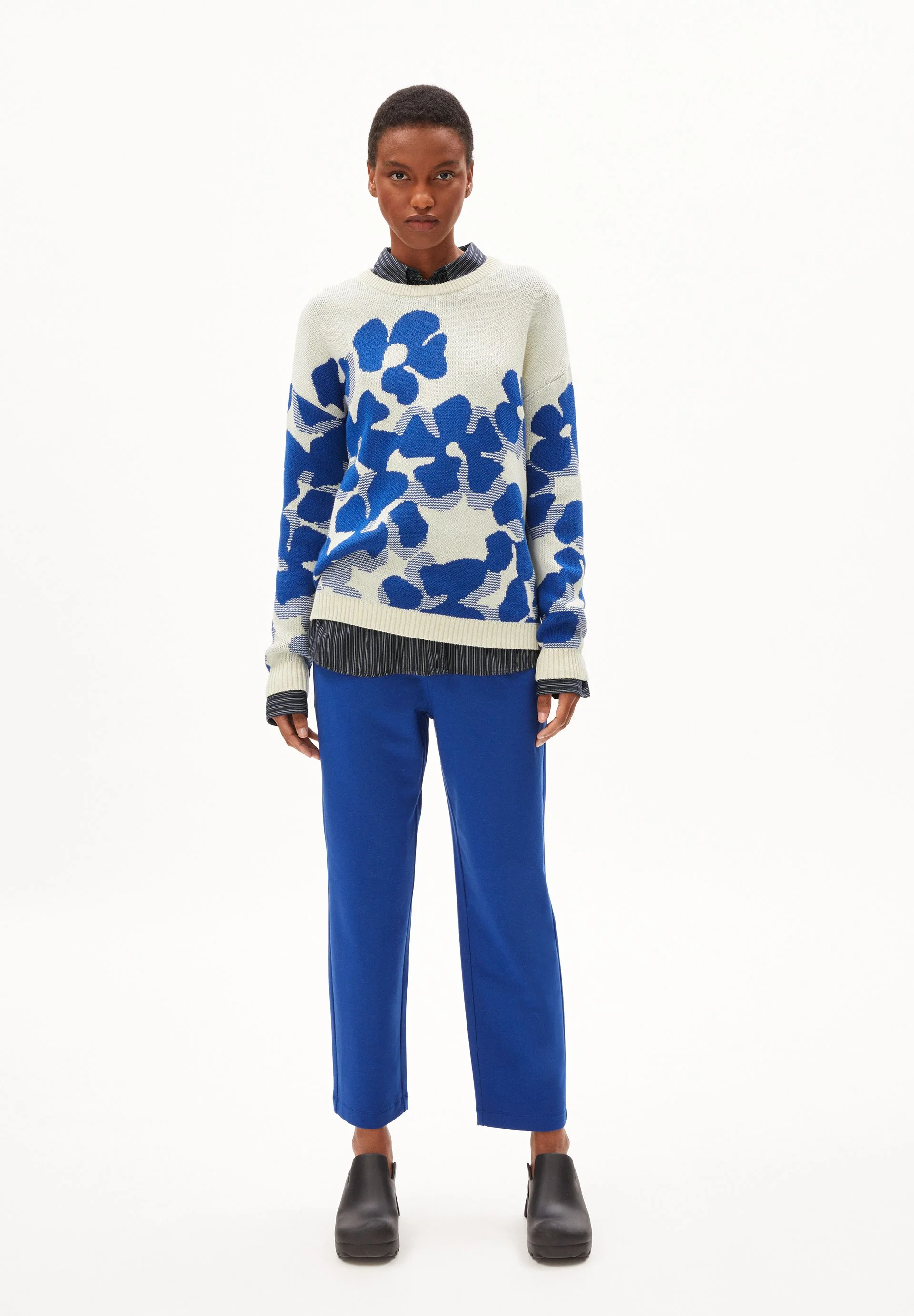OLESSYAA AQUA FLORAL | oatmilk-dynamo blue - Image 5