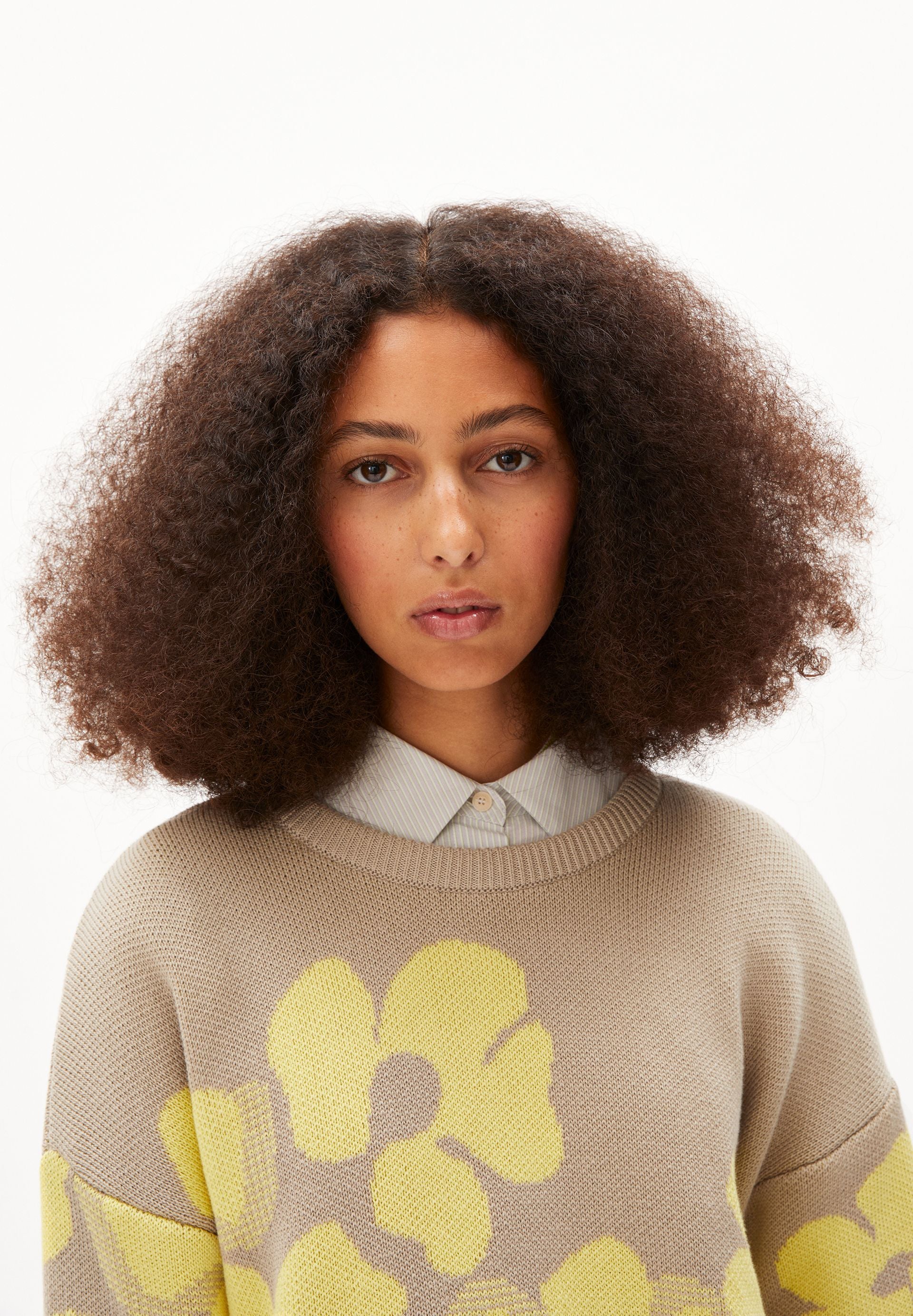 OLESSYAA AQUA FLORAL | sand stone-armedangels yellow light - Image 3