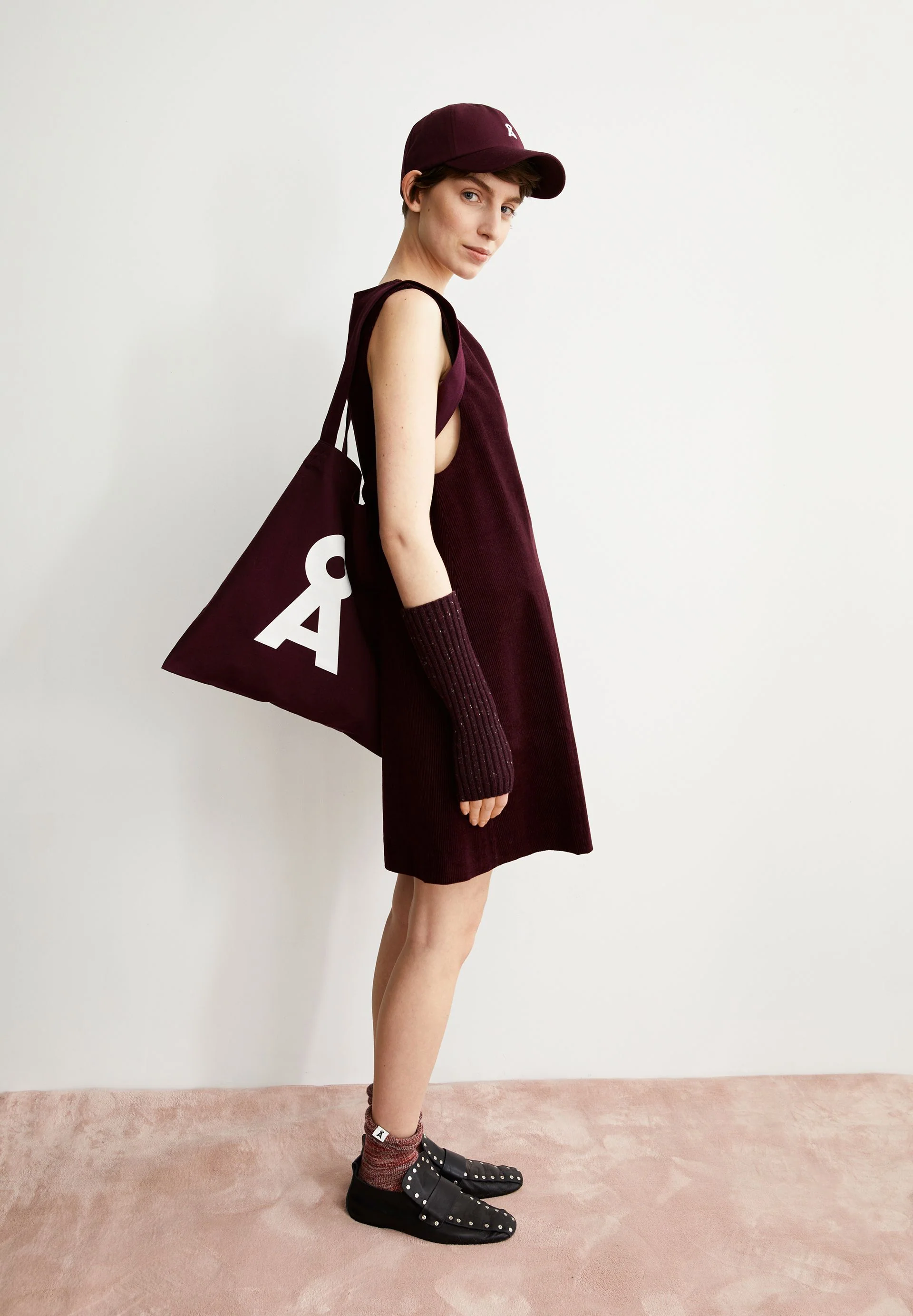 PINAAFO CORDUROY | dark cranberry - Image 4