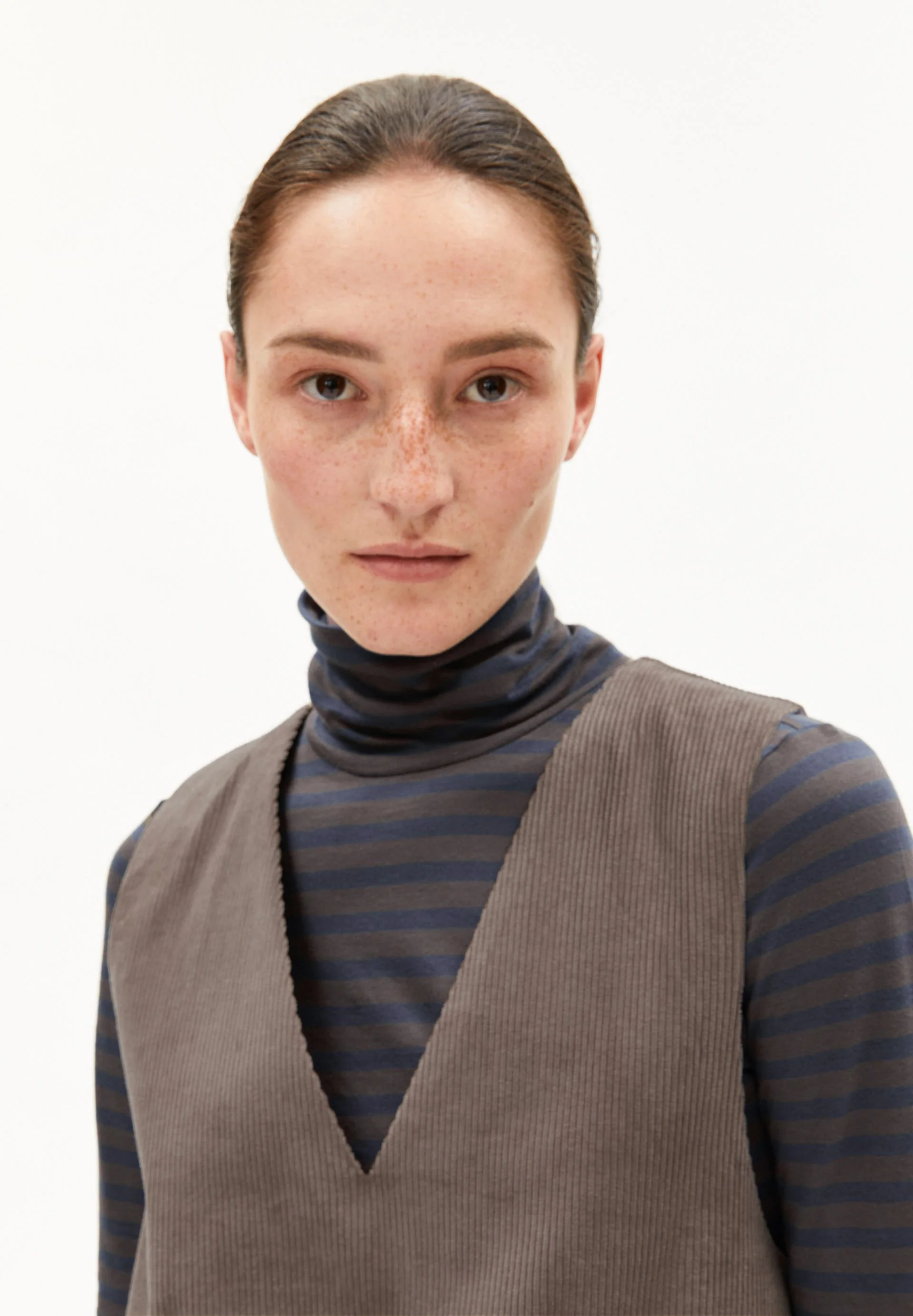 PINAAFO CORDUROY | walnut cream - Image 3