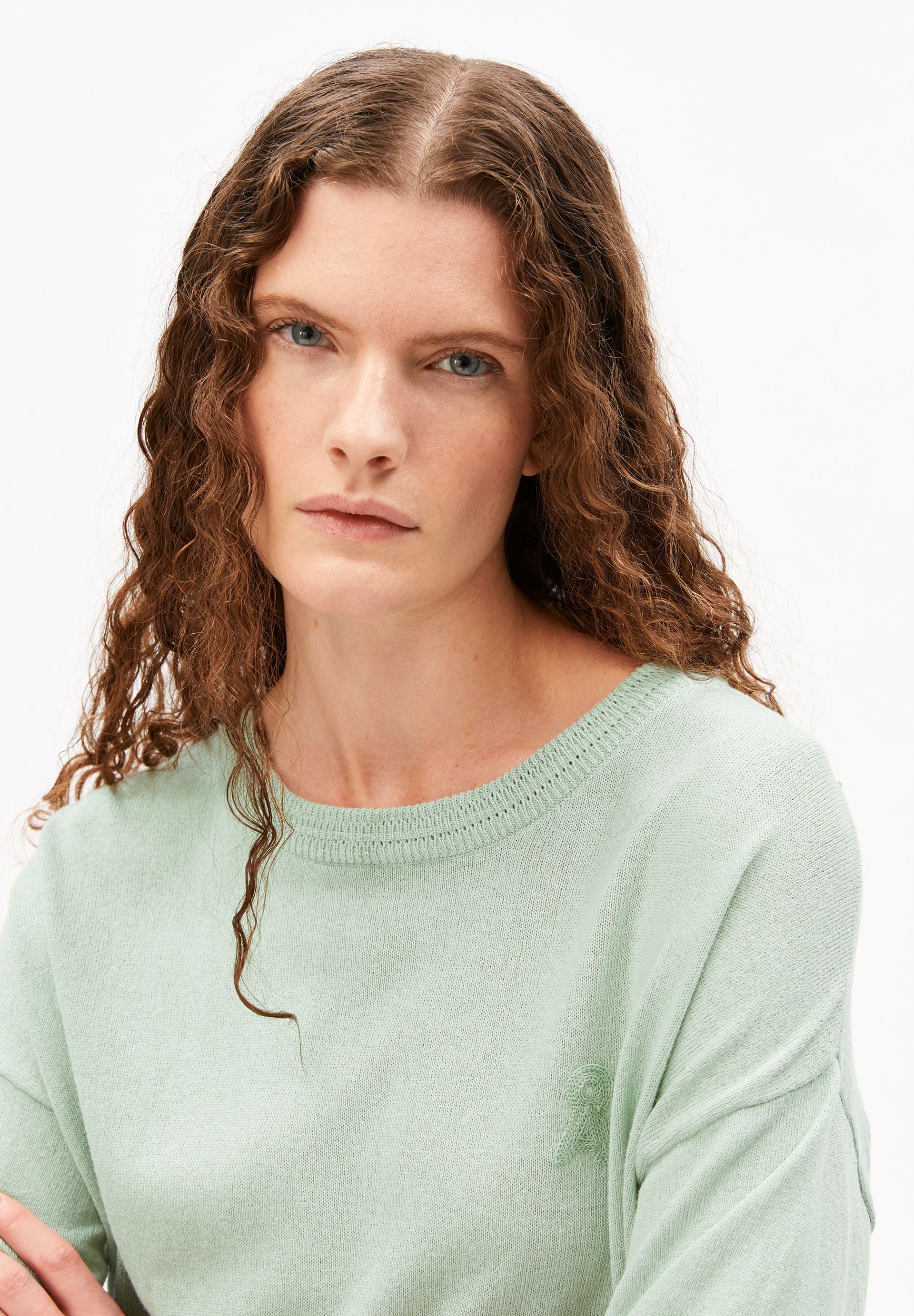 KURZÄRMLIGES LEINEN-MIX STRICKSHIRT | foam - Image 3