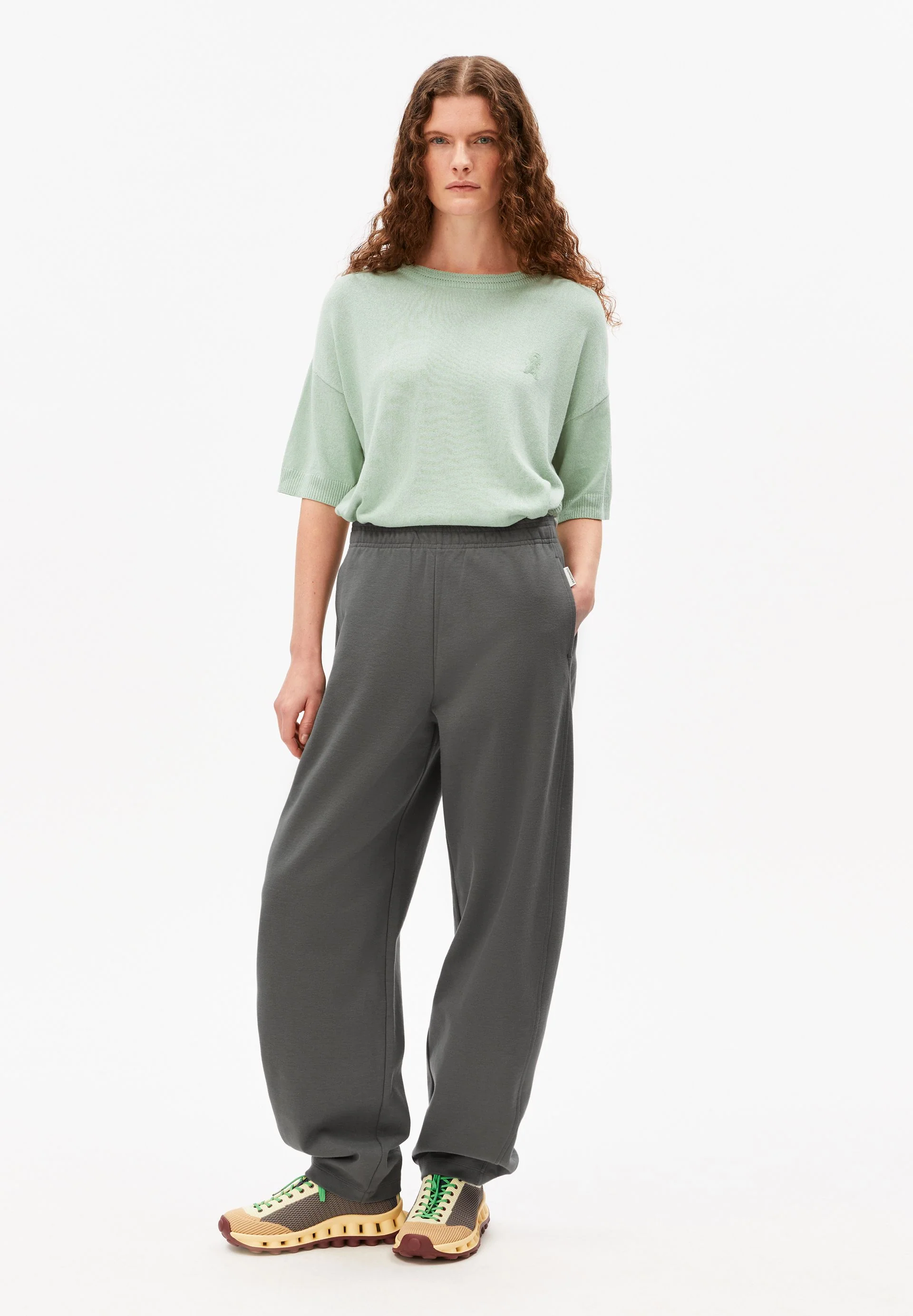 KURZÄRMLIGES LEINEN-MIX STRICKSHIRT | foam - Image 5
