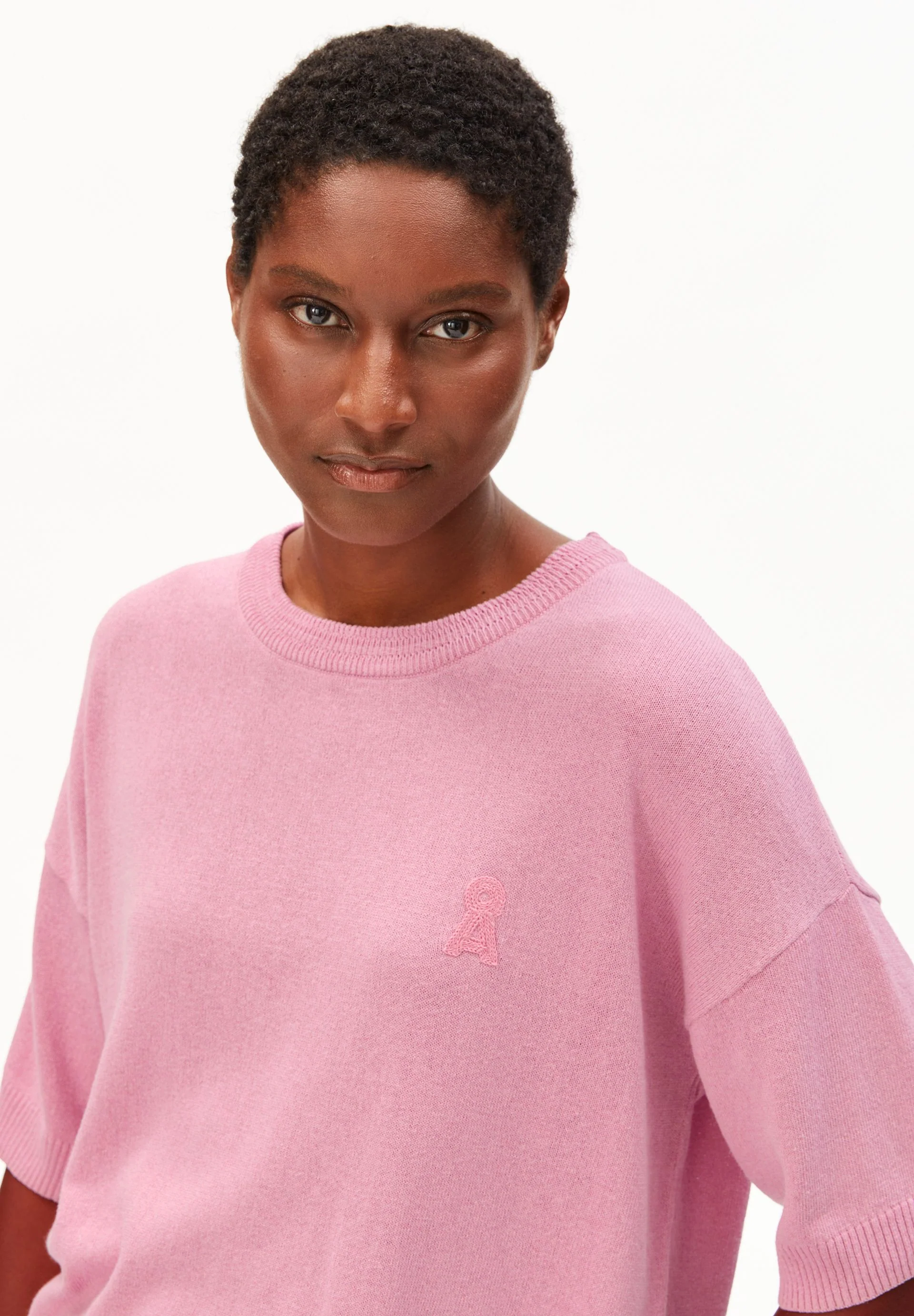 KURZÄRMLIGES LEINEN-MIX STRICKSHIRT | washed berry - Image 3