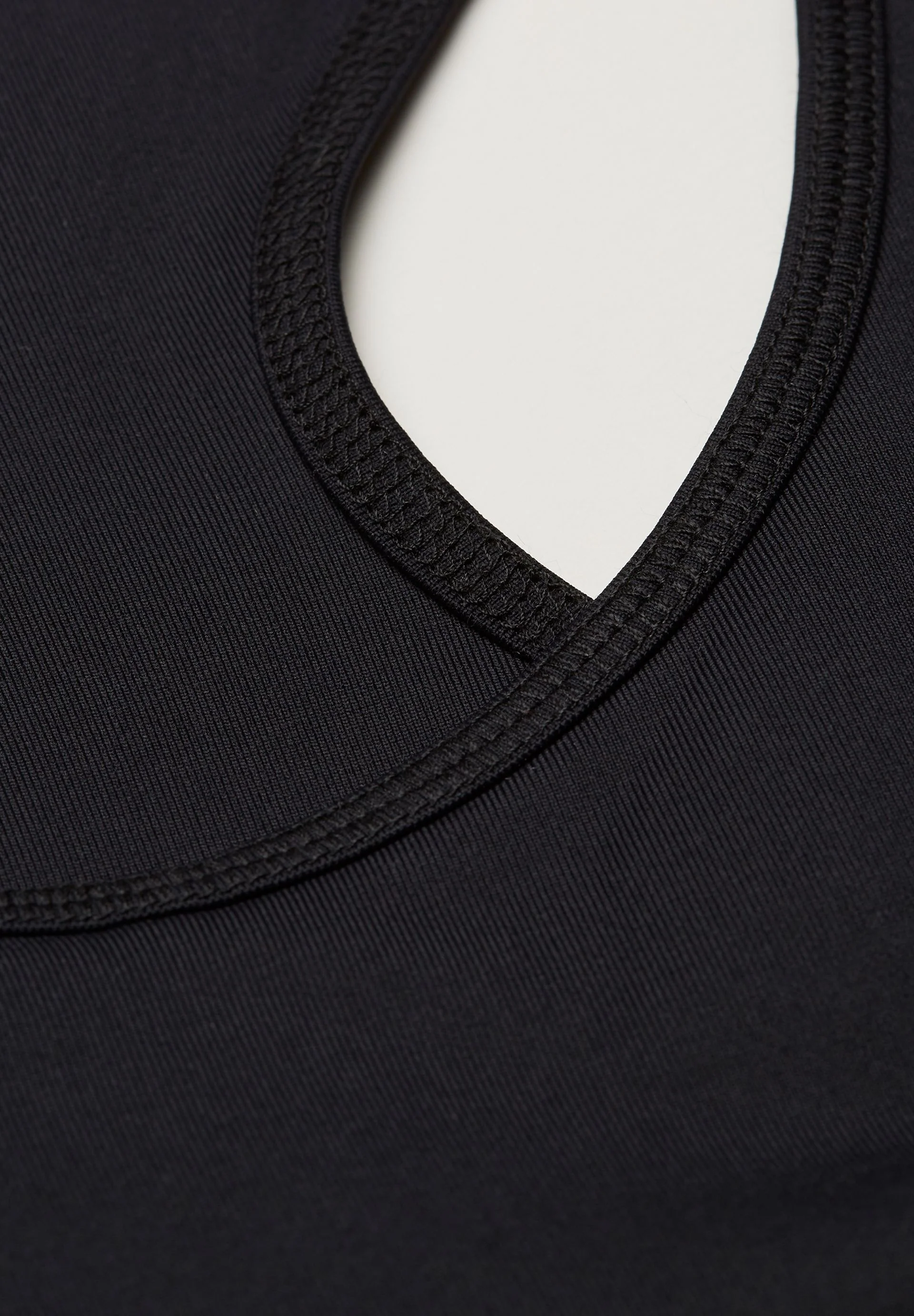 SAANTOSHA LI | black - Image 6