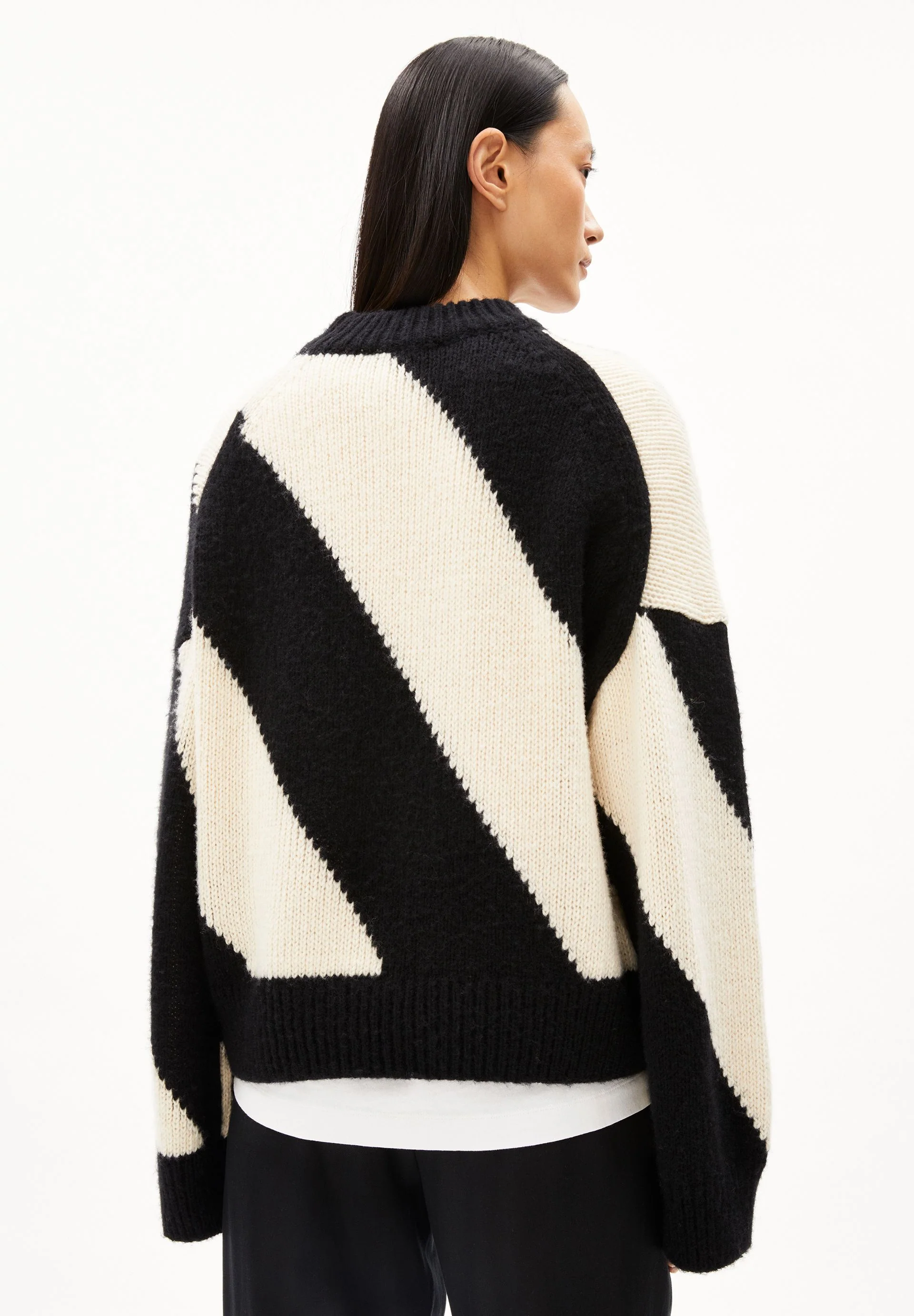 SADNAA STRIPES | oatmilk-black - Image 2