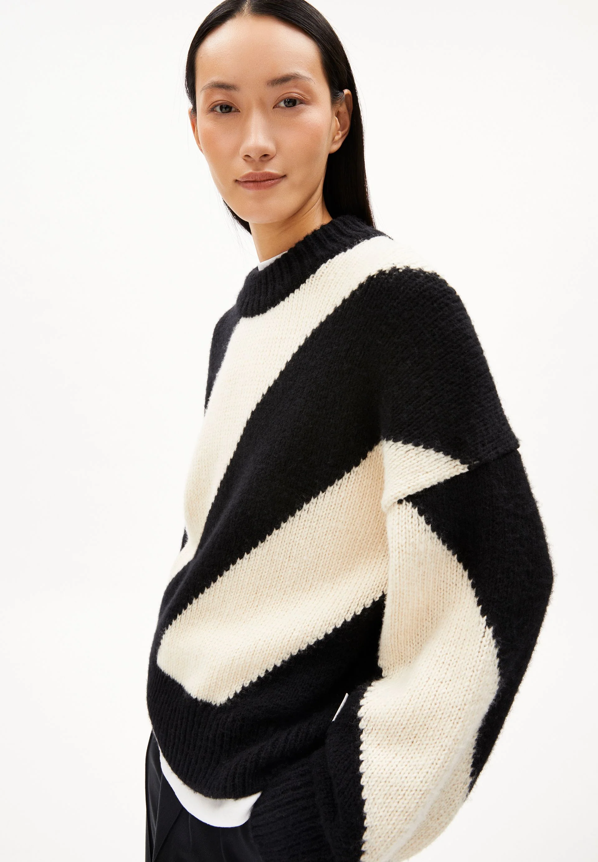 SADNAA STRIPES | oatmilk-black - Image 3