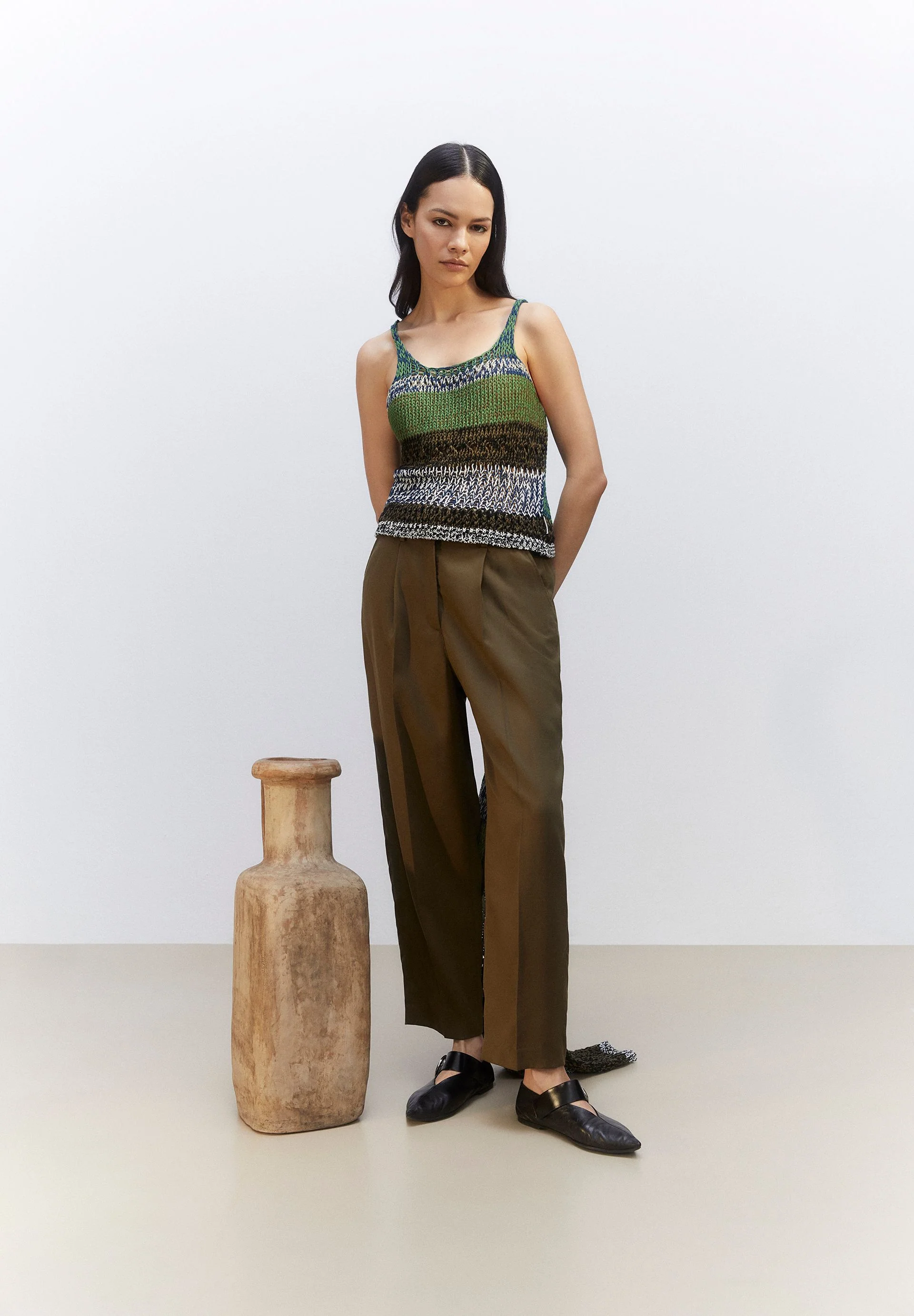 SANDRINAA TAPERED HOSE | dried moss - Image 6