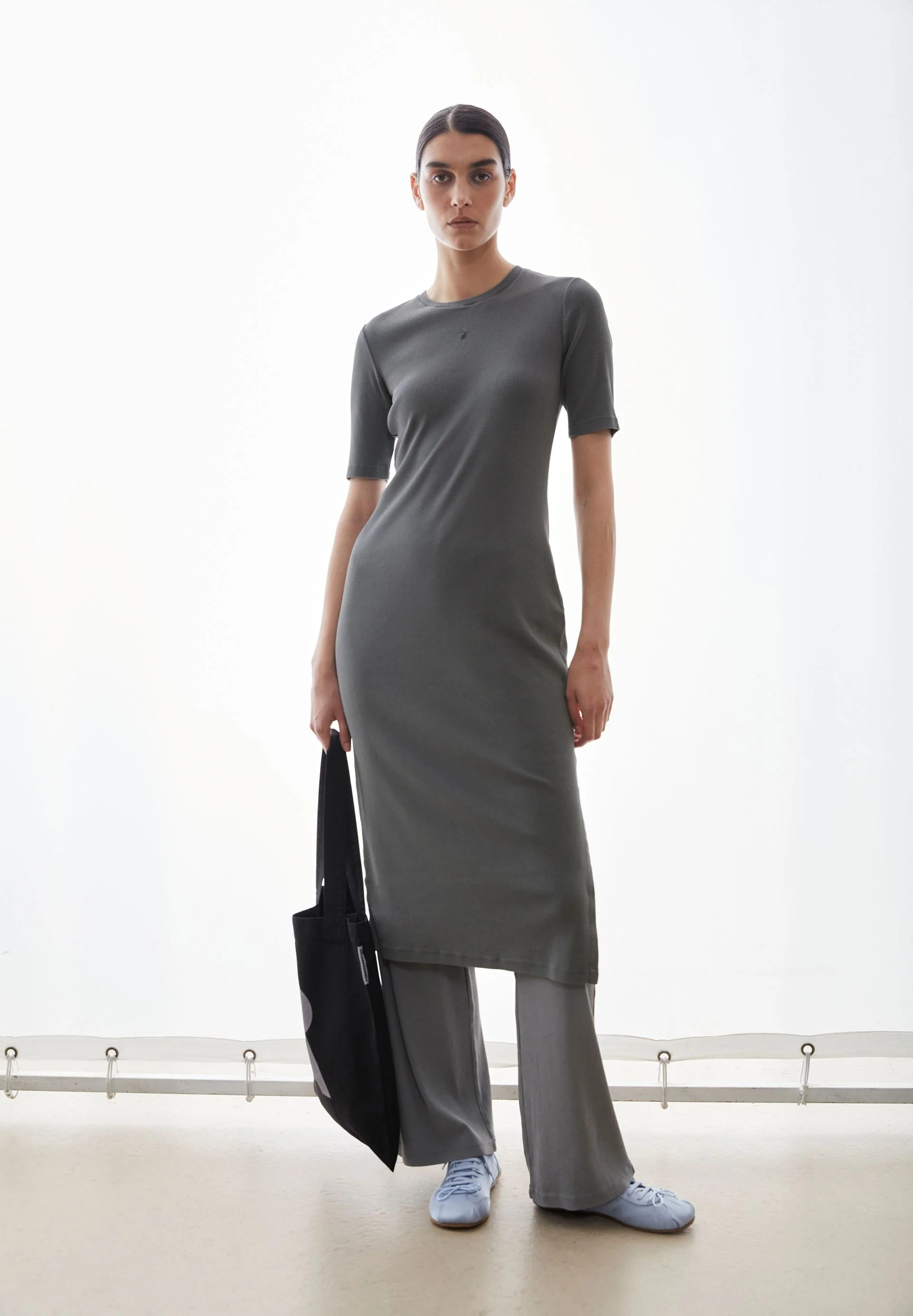 SEHAARAA GMT DYE KLEID | space steel - Image 4