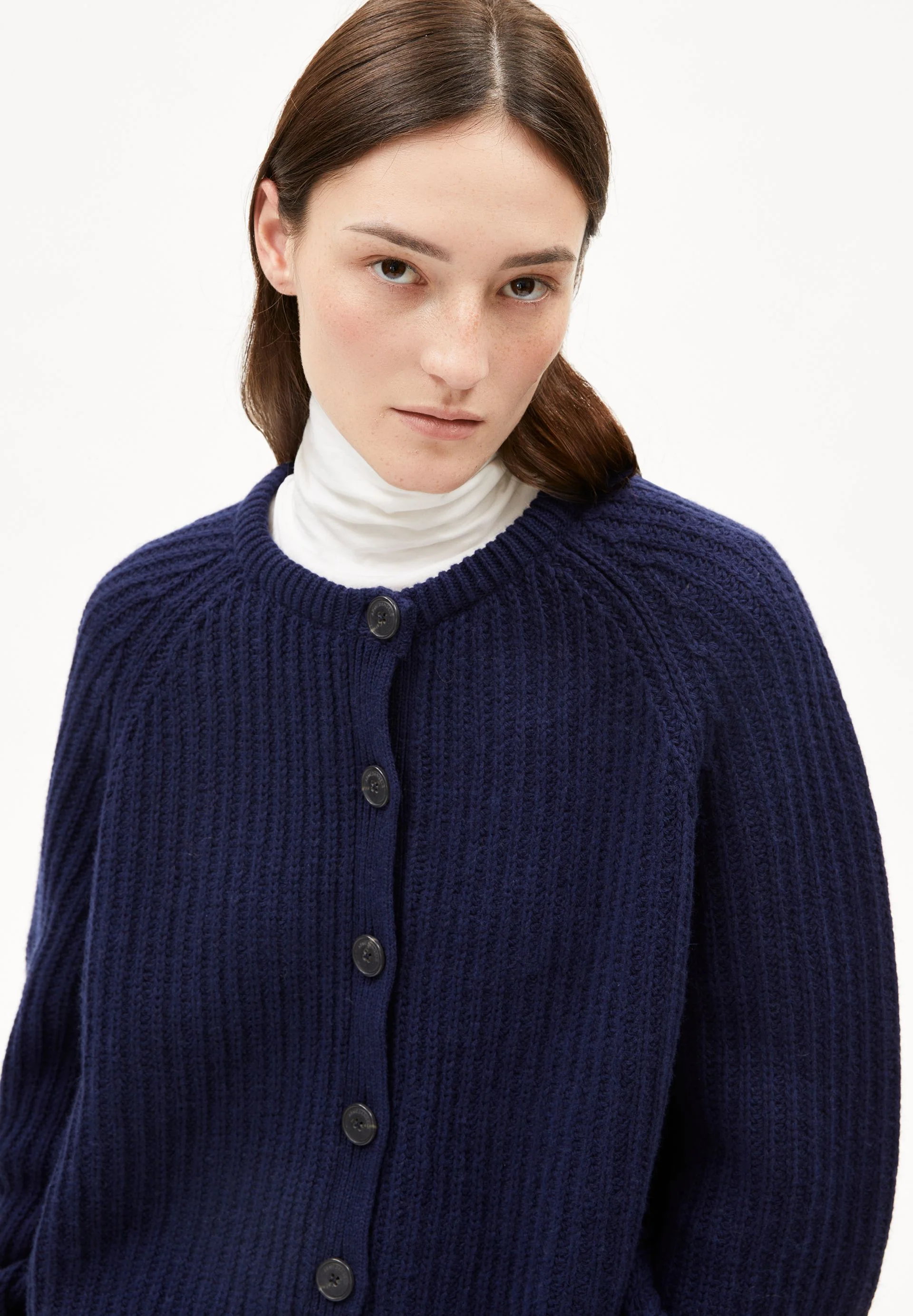 RIB KNIT CARDIGAN | tinted navy - Image 3