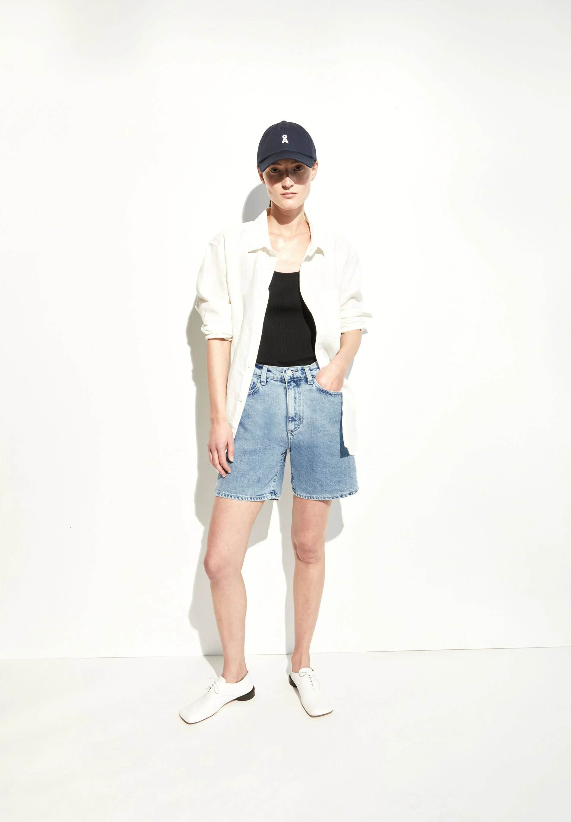 SHEAARI HIGH WAIST JEANS-SHORTS | fresh blue - Image 4
