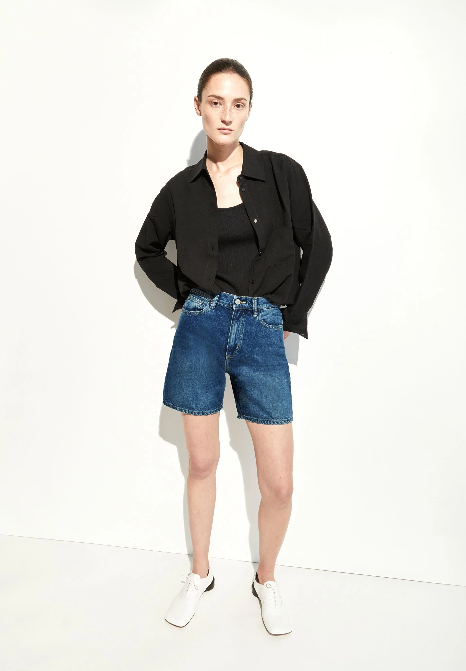 SHEAARI HIGH WAIST JEANS-SHORTS | wavy blue - Image 4