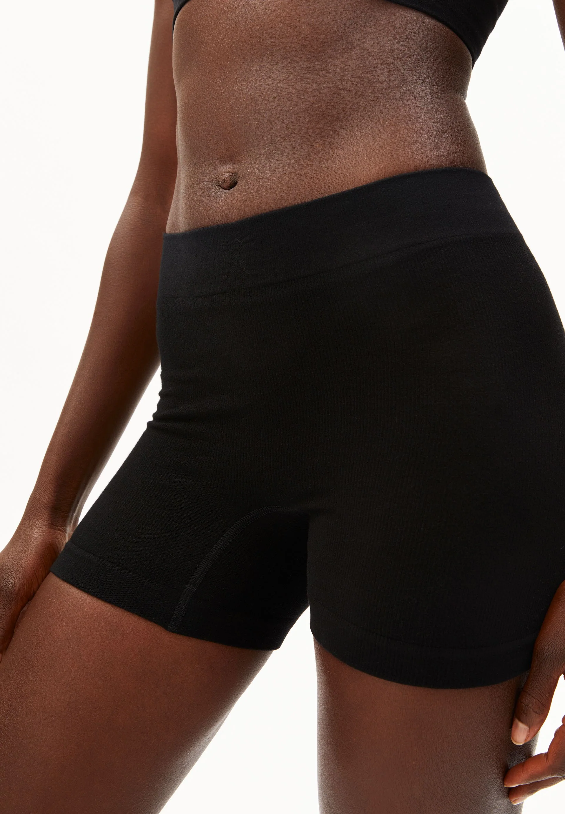 SHORTAA SEAMAALA SHORTY | black - Image 3