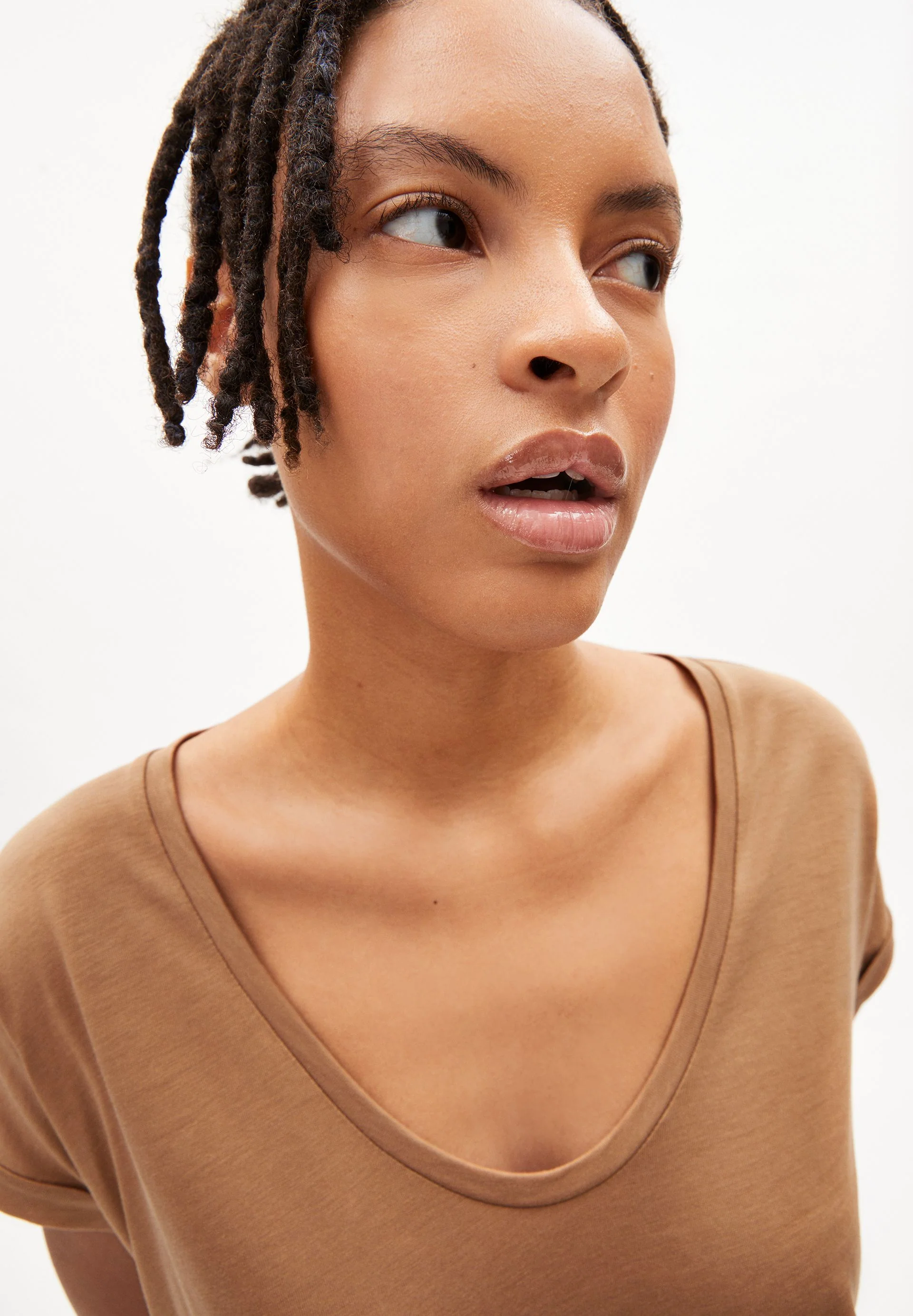 SINJAA | smoky almond - Image 3
