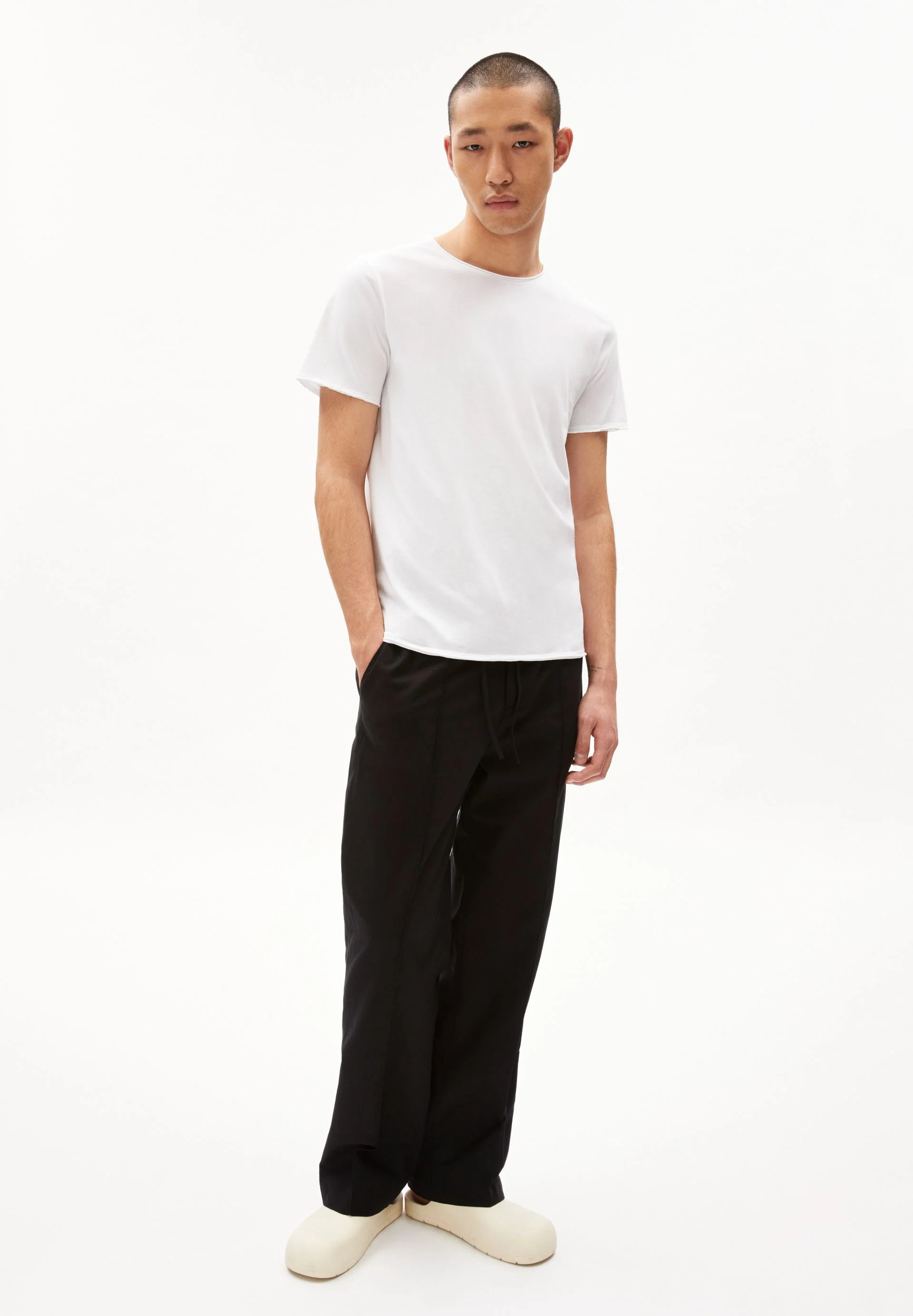 STIAAN | white - Image 5
