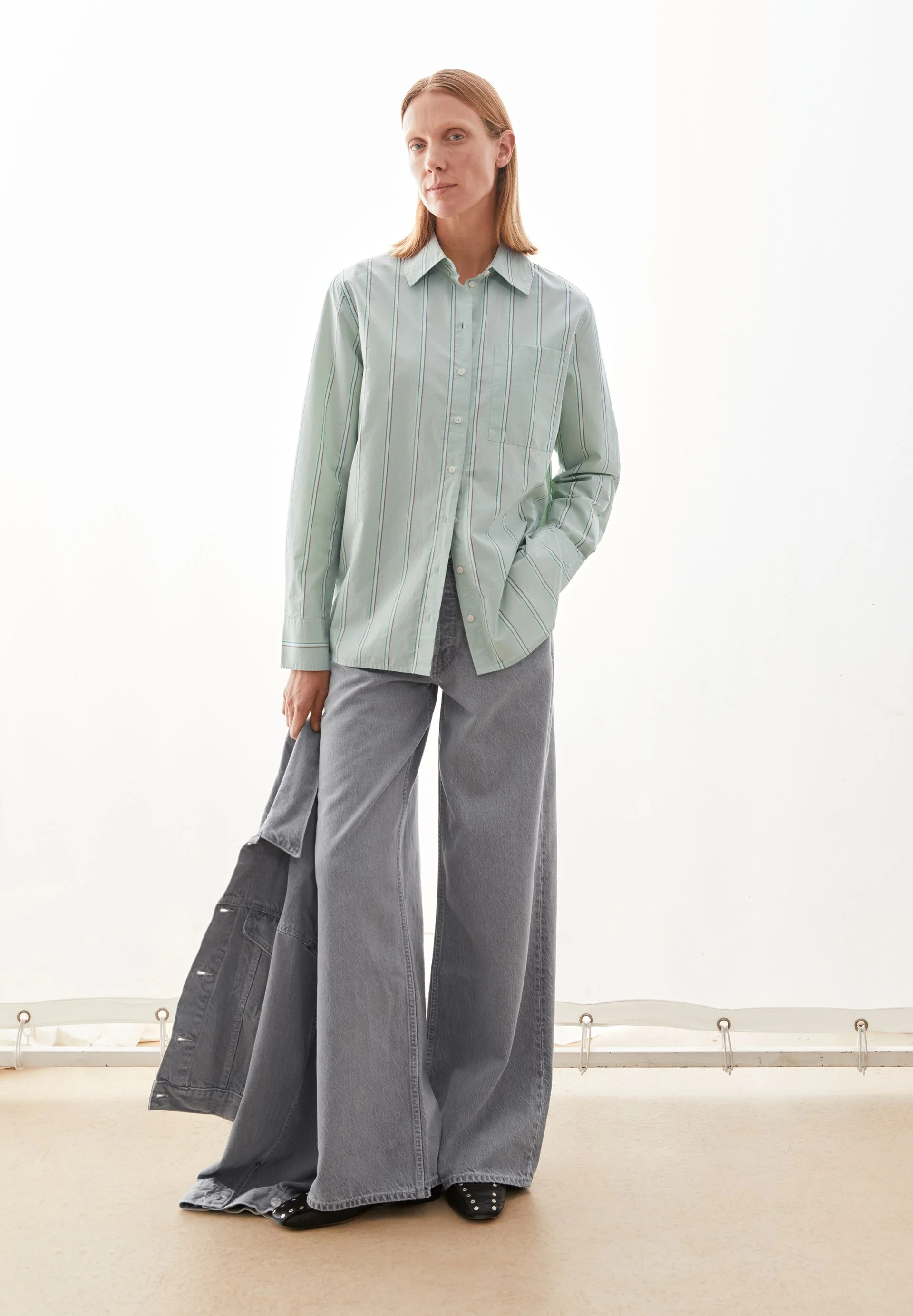 GESTREIFTE WEITE POPLIN BLUSE | foam-pool green - Image 4