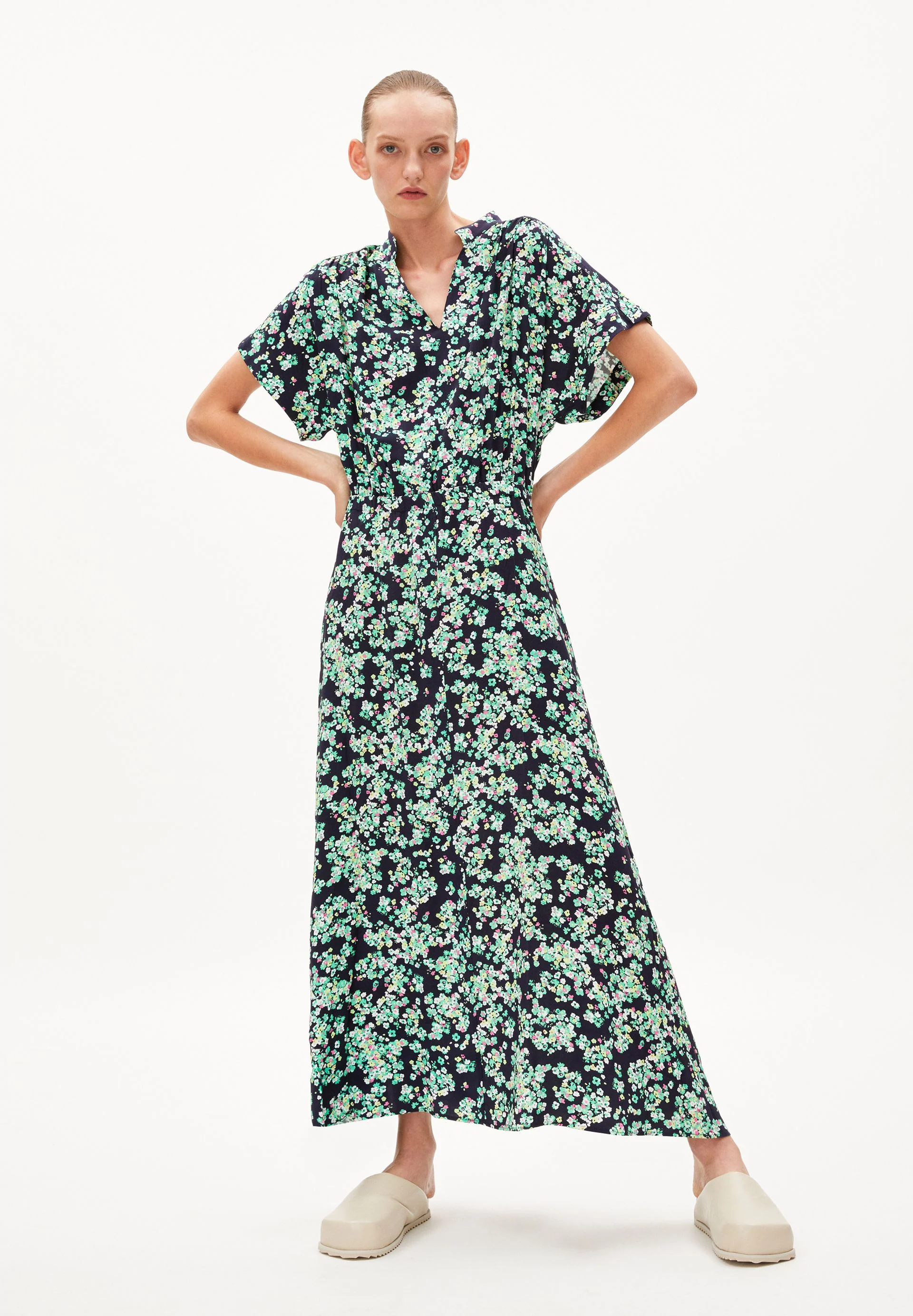 SWAANTJE DITSY FLORAL | night sky - Image 5
